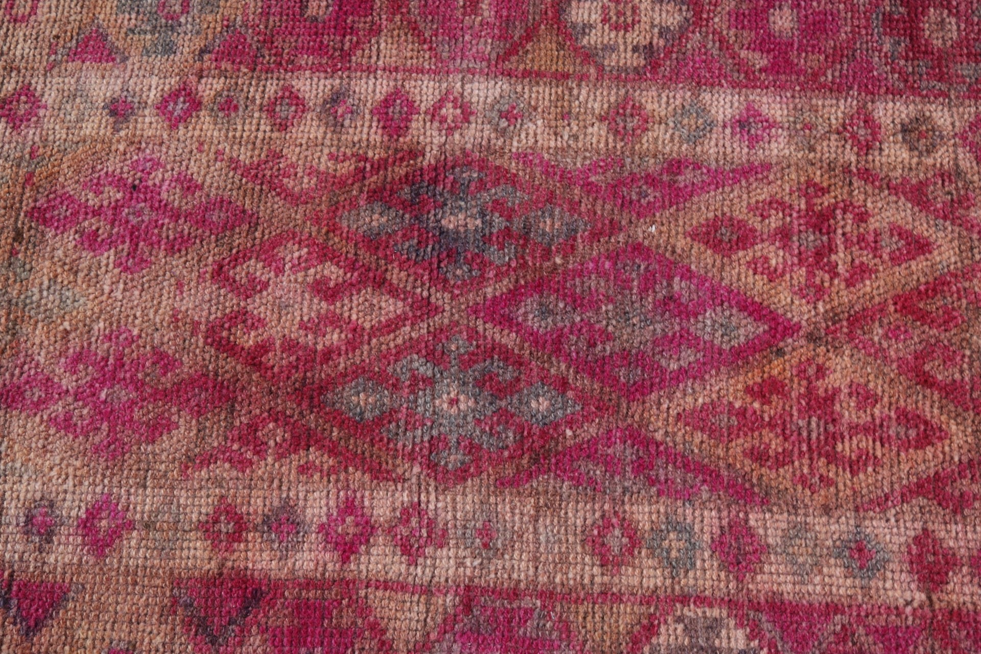 El Dokuma Halı, Vintage Halı, Beni Ourain Yolluk Halısı, Mutfak Halısı, Türk Halıları, Lüks Halı, 2.6x11.7 ft Yolluk Halısı, Pembe Modern Halı