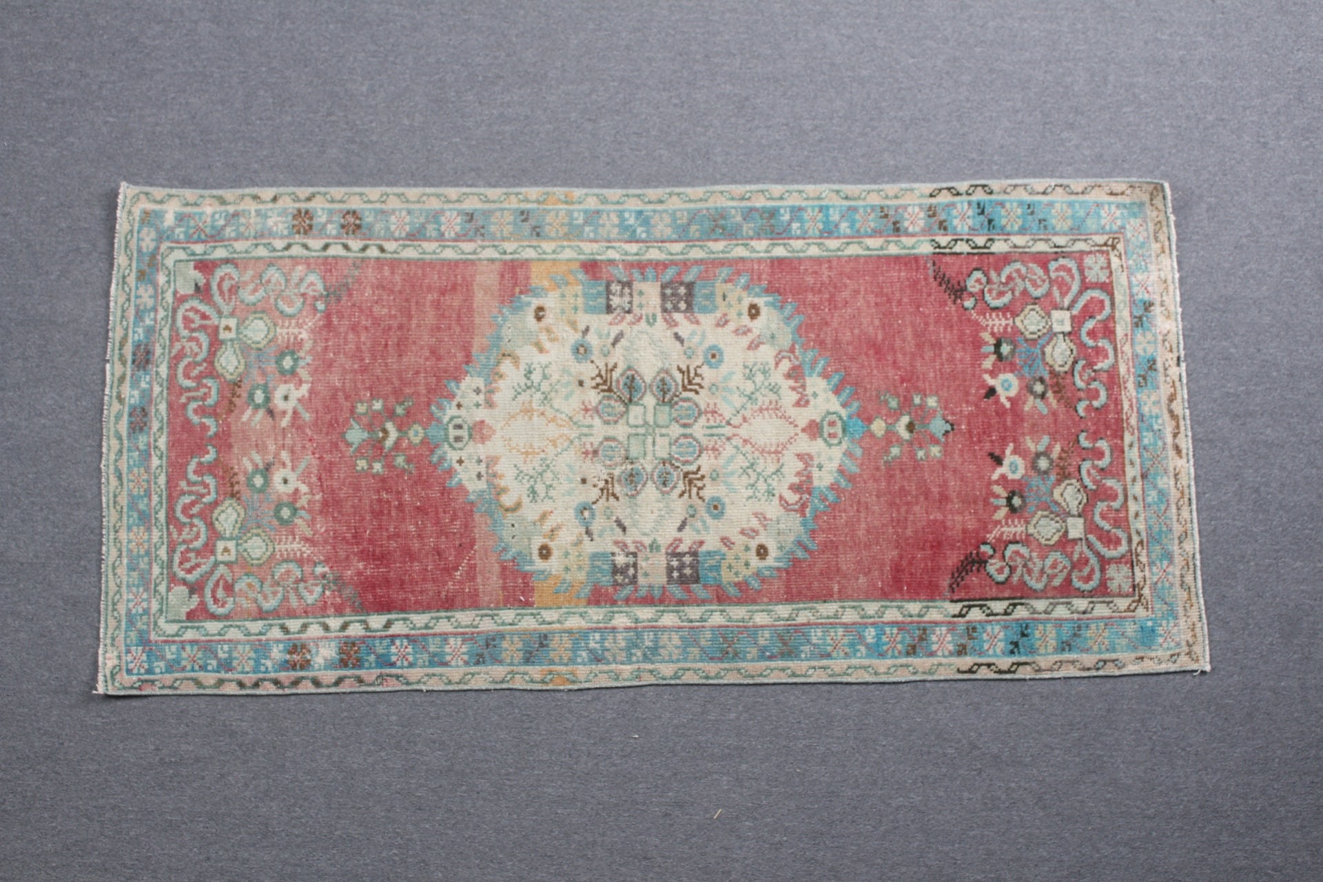 Türk Halısı, Vintage Halılar, Kırmızı Soğuk Halı, Çocuk Odası Halıları, Ev Dekorasyonu Halısı, Mutfak Halıları, Oushak Halıları, 2.8x5.8 ft Accent Halı, Yatak Odası Halısı