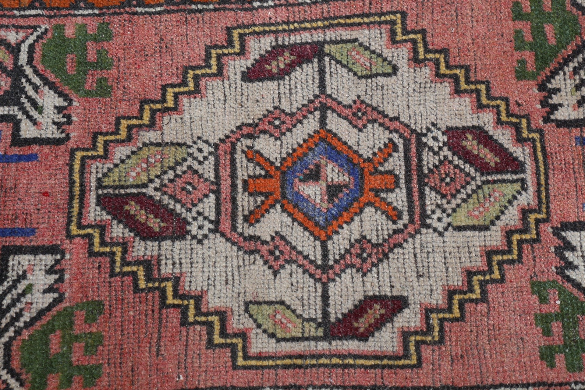 Türk Halısı, Pembe 1.6x3 ft Küçük Halılar, Banyo Halıları, Paspas Halısı, Oushak Halıları, Banyo Halısı, Vintage Halı, Anadolu Halısı