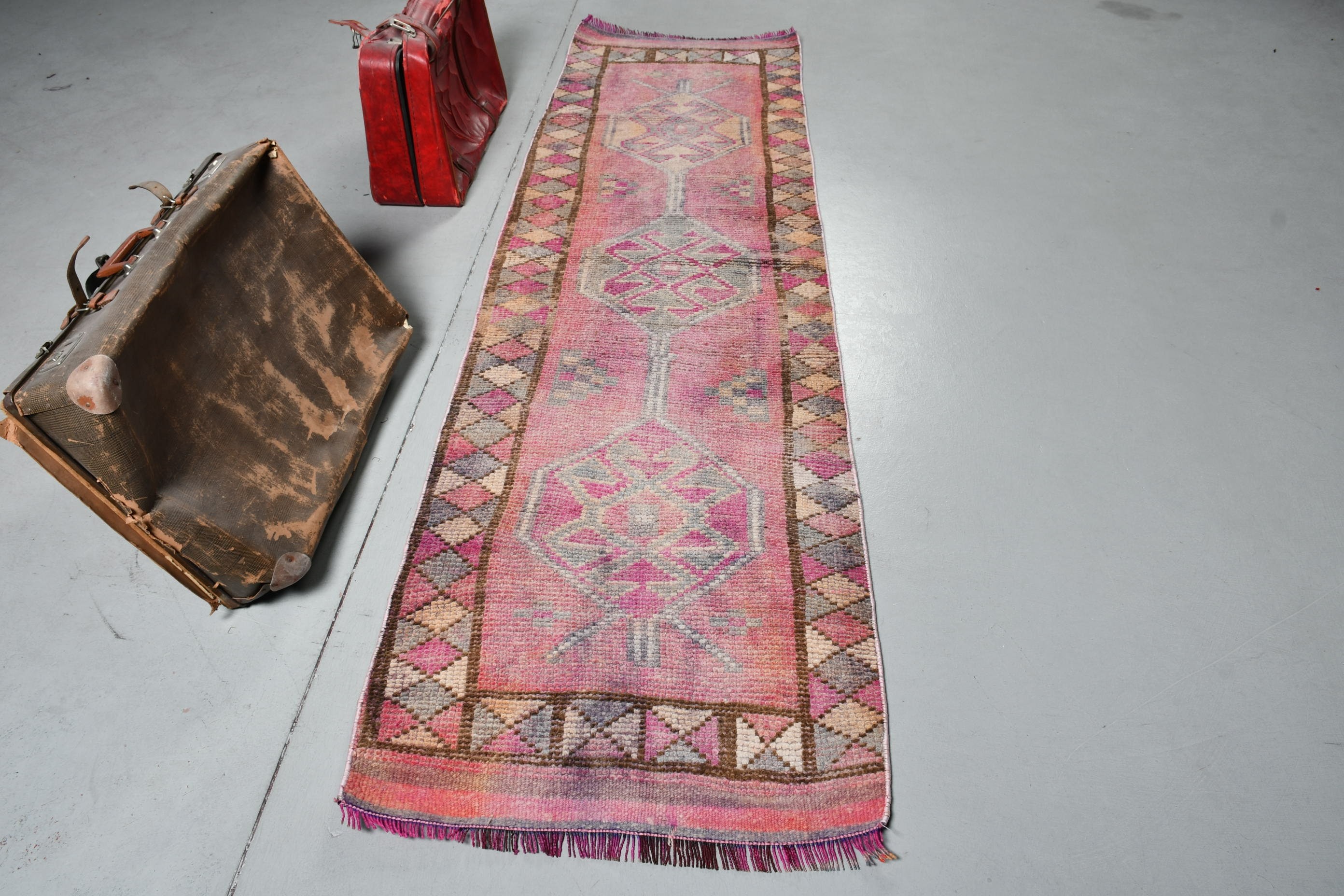 Tasarımcı Halı, Vintage Halı, 2.4x8.9 ft Runner Halıları, Pembe Ev Dekorasyonu Halısı, Koridor Halısı, Türk Halısı, Fas Halısı, Mutfak Halısı, Yer Halısı