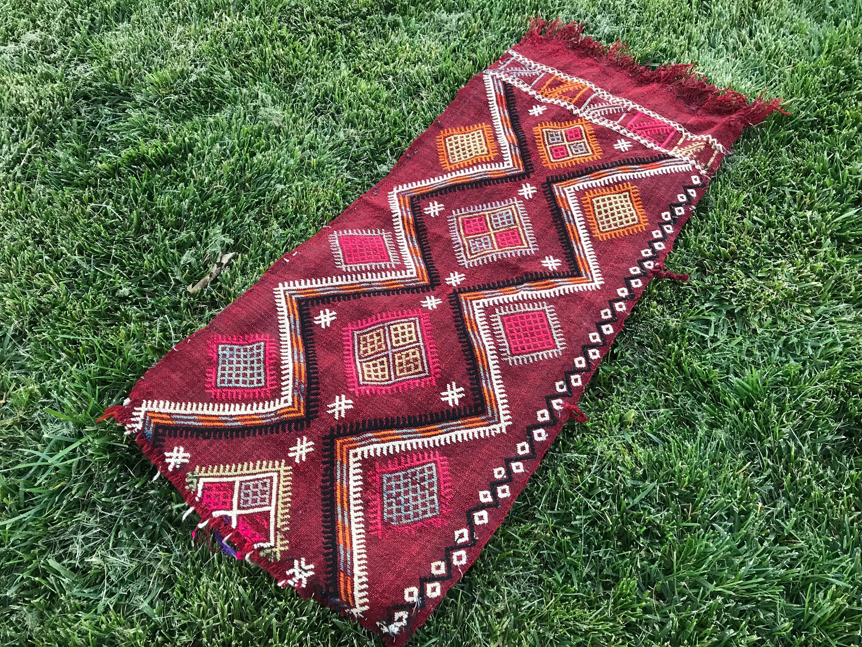 1.3x2.7 ft Küçük Halı, Vintage Halılar, Kırmızı Yün Halı, Türk Halıları, Duvara Asılı Halılar, Kilim, Yatak Odası Halısı, Anadolu Halıları