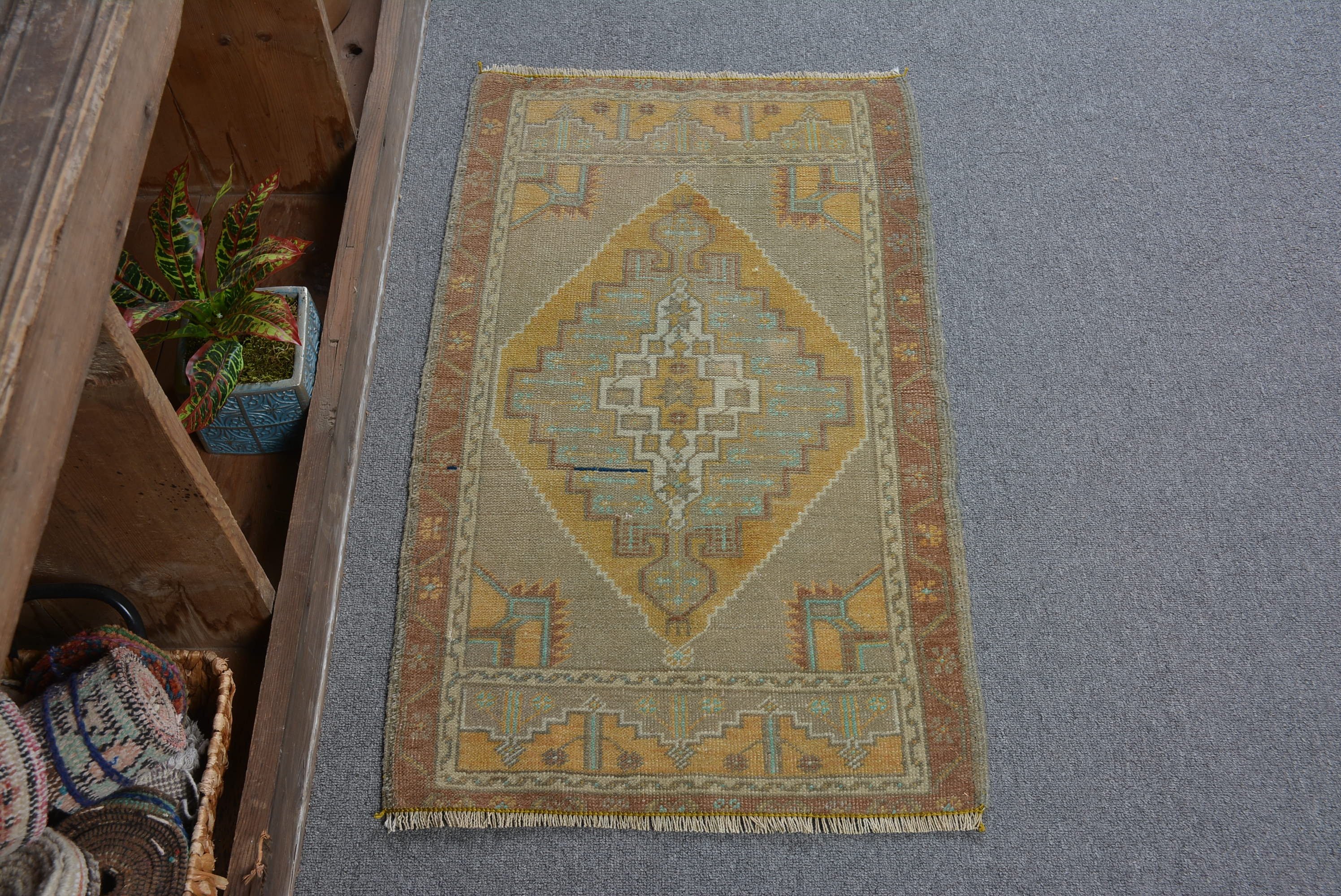 Türk Halısı, Ev Dekorasyonu Halıları, Yatak Odası Halıları, Mutfak Halısı, Organik Halılar, 1.7x3 ft Küçük Halı, Vintage Halı, Anadolu Halıları, Paspas Halıları