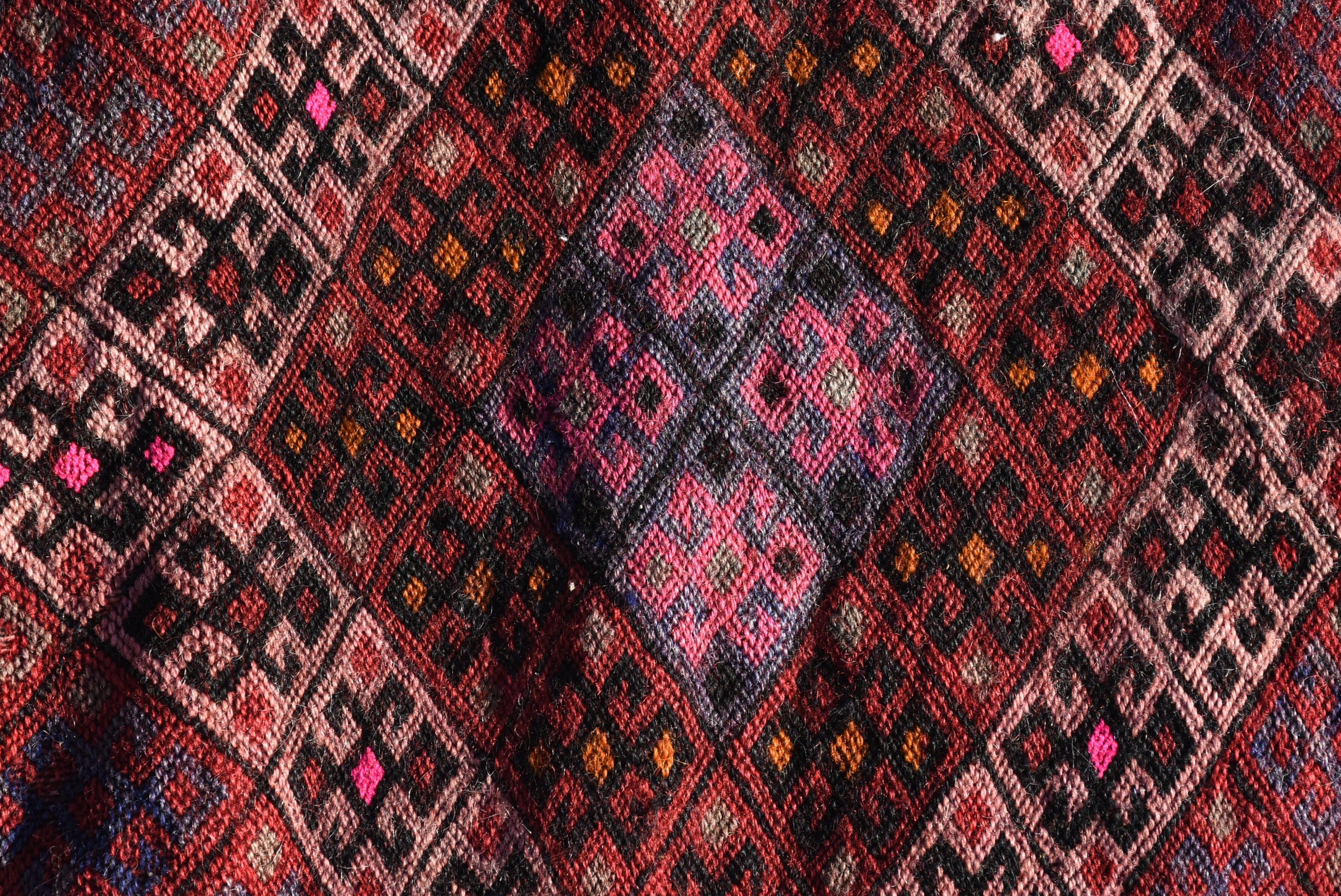 1.9x3.7 ft Küçük Halı, Türk Halıları, Kilim, Kırmızı Antika Halılar, Çocuk Halısı, Yatak Odası Halısı, Özel Halılar, Vintage Halı, Ev Dekorasyonu Halısı, Yün Halılar