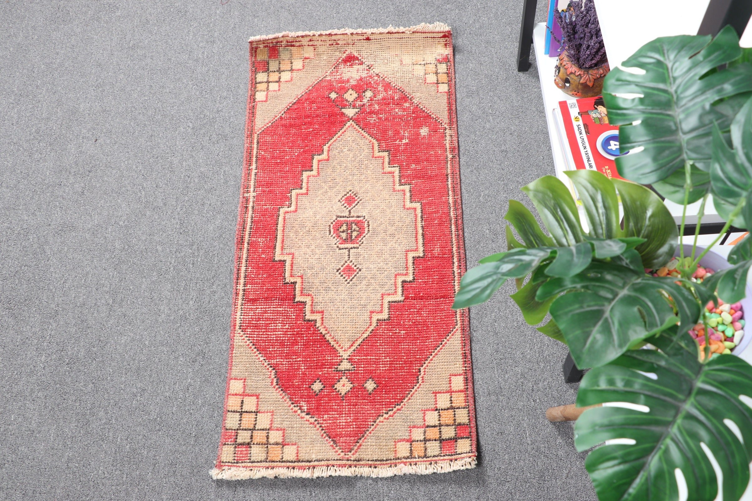 Vintage Rug, Oushak Rug, Red Moroccan Rug, Turkish Rug, Kitchen Rug, 1.4x3.1 ft Small Rugs, Car Mat Rug, Rugs for Entry, Anatolian Rug