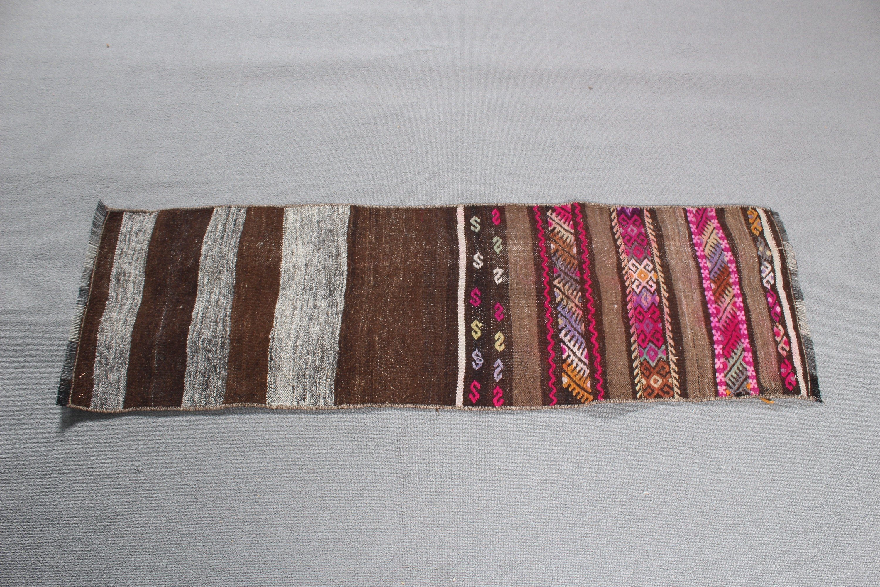 Antika Halı, 1.4x4.2 ft Küçük Halı, Vintage Halılar, Düz Dokuma Halı, Kahverengi Antika Halılar, Paspas Halısı, Kabile Halısı, Kilim, Türk Halısı, Banyo Halıları