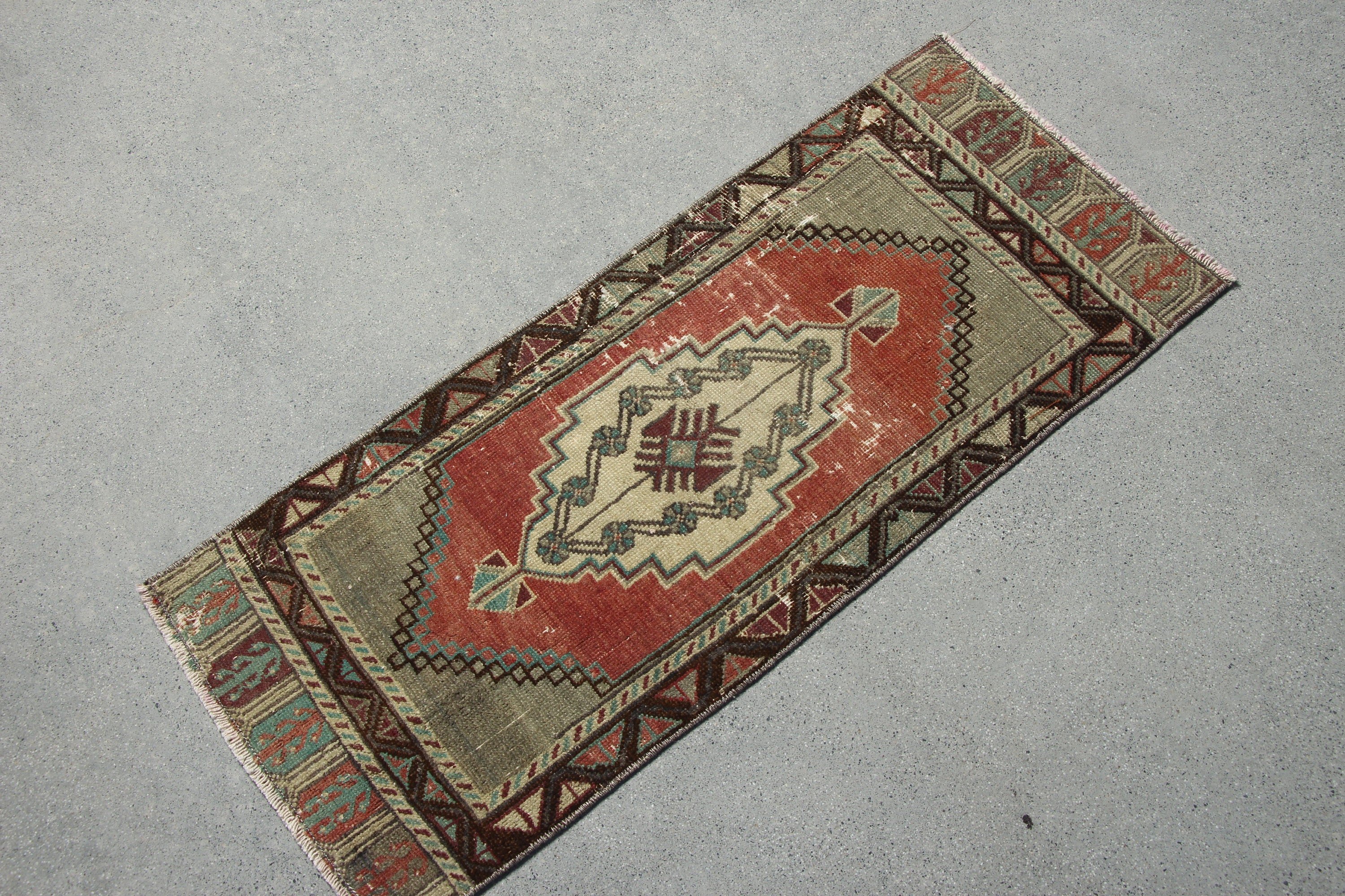 Anadolu Halısı, Parlak Halı, Mutfak Halısı, Duvara Asılı Halı, Vintage Halılar, 1.3x3.1 ft Küçük Halı, Türk Halısı, Banyo Halısı, Kırmızı Fas Halısı