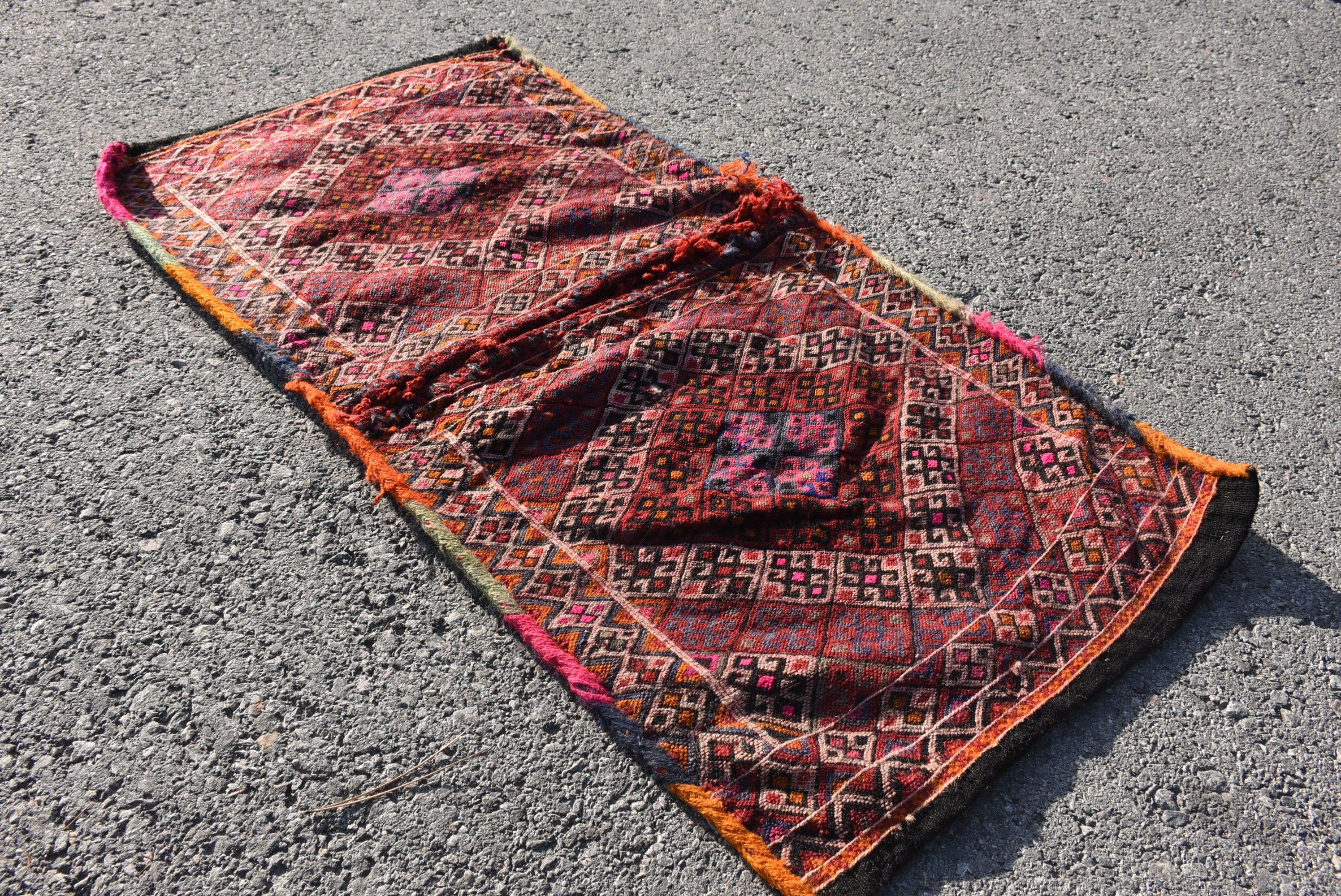 1.9x3.7 ft Küçük Halı, Türk Halıları, Kilim, Kırmızı Antika Halılar, Çocuk Halısı, Yatak Odası Halısı, Özel Halılar, Vintage Halı, Ev Dekorasyonu Halısı, Yün Halılar