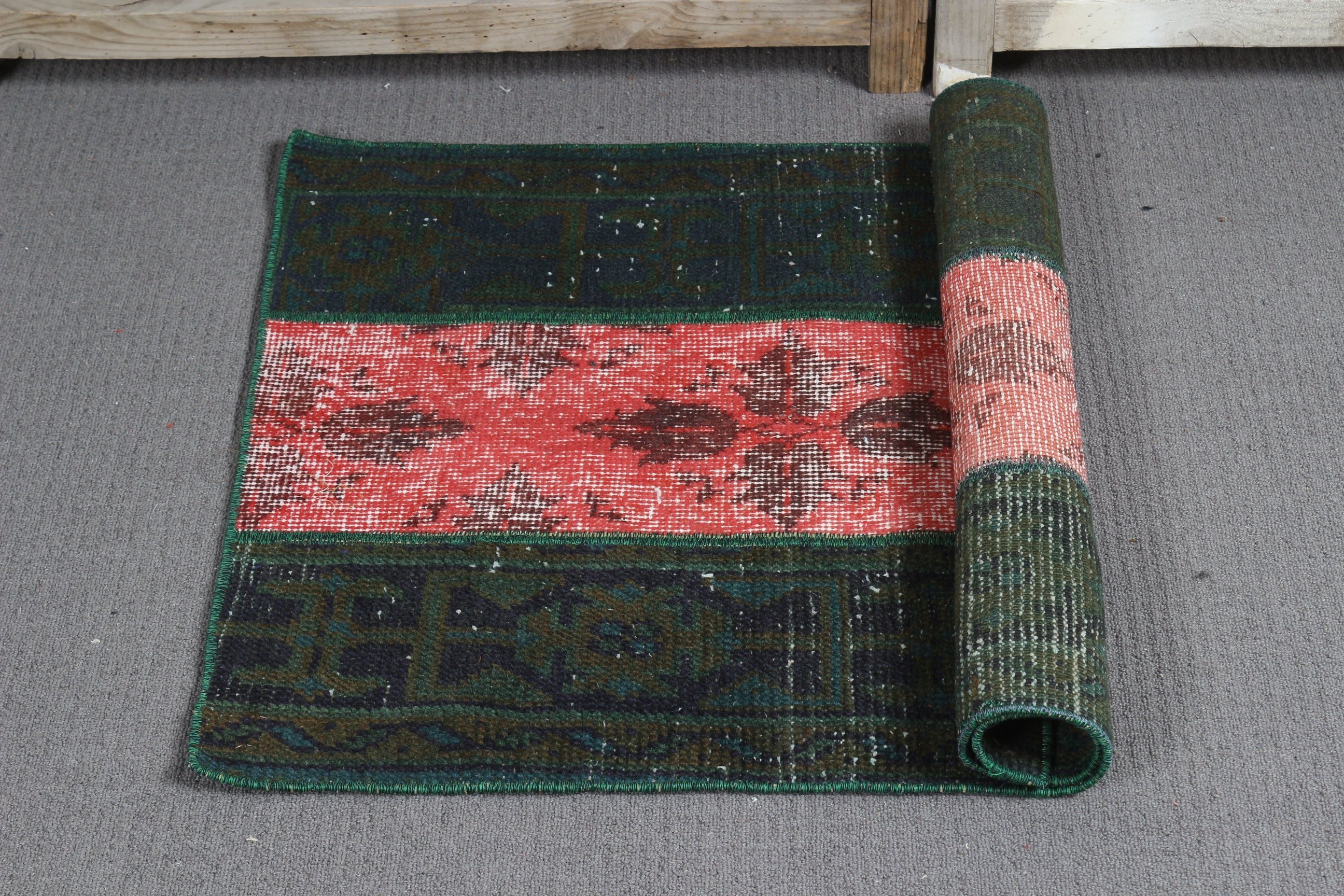 Vintage Halı, Türk Halıları, Giriş Halıları, 2,2x3,1 ft Küçük Halı, Mutfak Halısı, Giriş Halısı, Oushak Halısı, Pembe Havalı Halılar, Ev Dekorasyonu Halıları