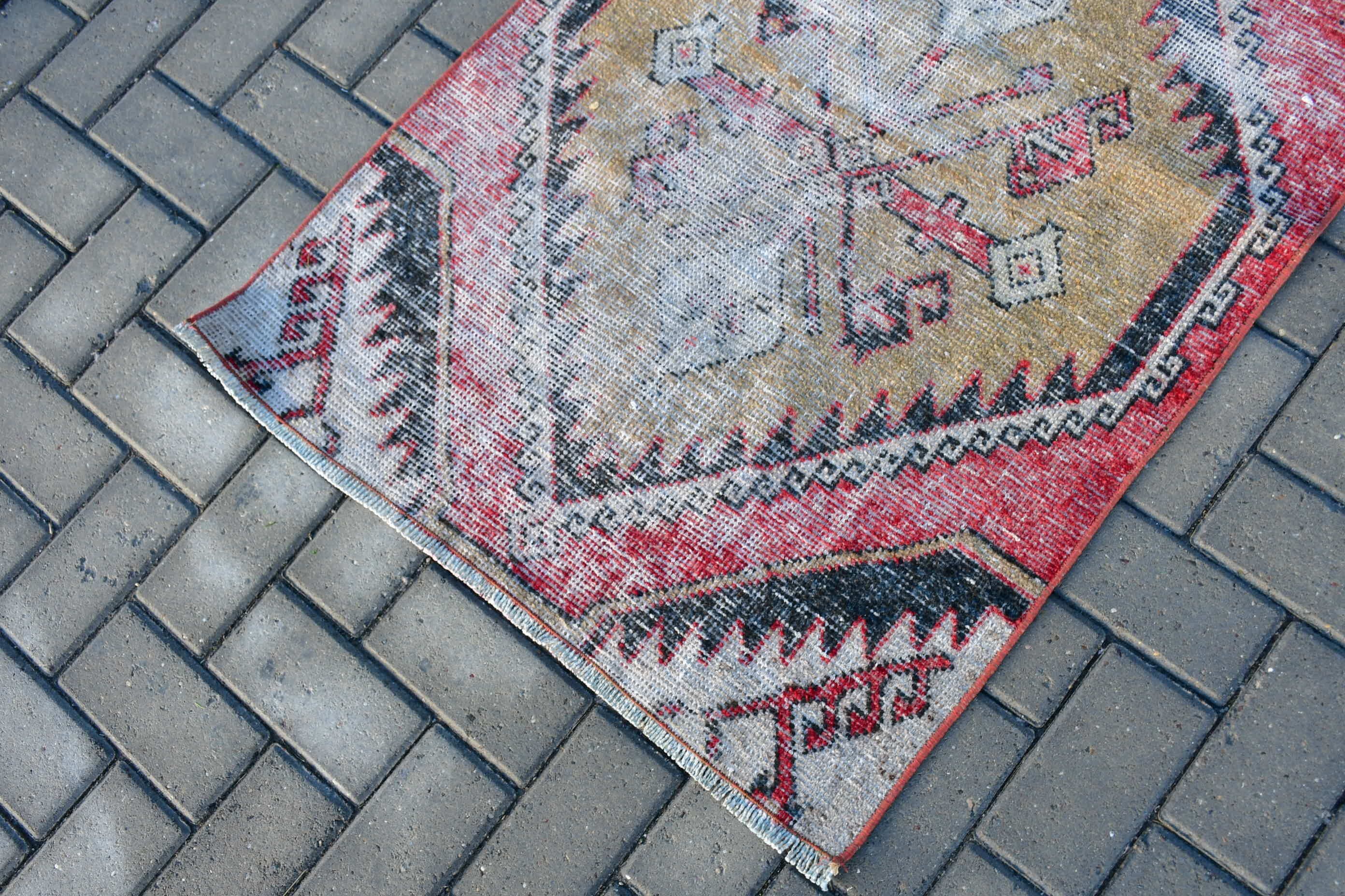 Türk Halıları, 2.6x3.5 ft Küçük Halı, Vintage Halılar, Kapı Paspası Halıları, Kırmızı Yün Halı, Soğuk Halı, Araba Paspas Halıları, Mutfak Halıları