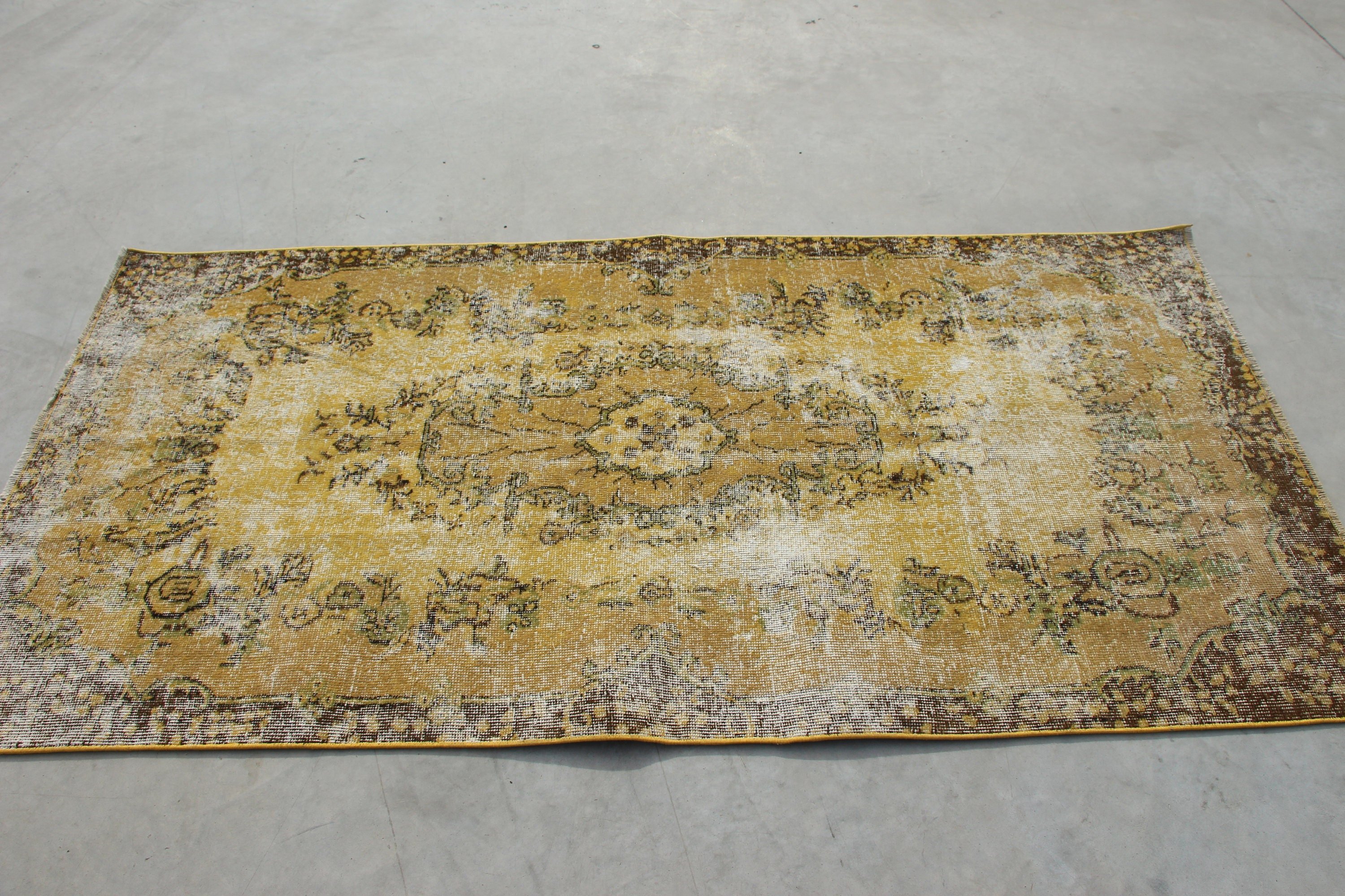 Yemek Odası Halısı, İç Mekan Halıları, Türk Halısı, 3,6x6,9 ft Alan Halıları, Çocuk Odası Halısı, Oushak Halısı, Vintage Halı, Sarı Mutfak Halısı, Havalı Halılar