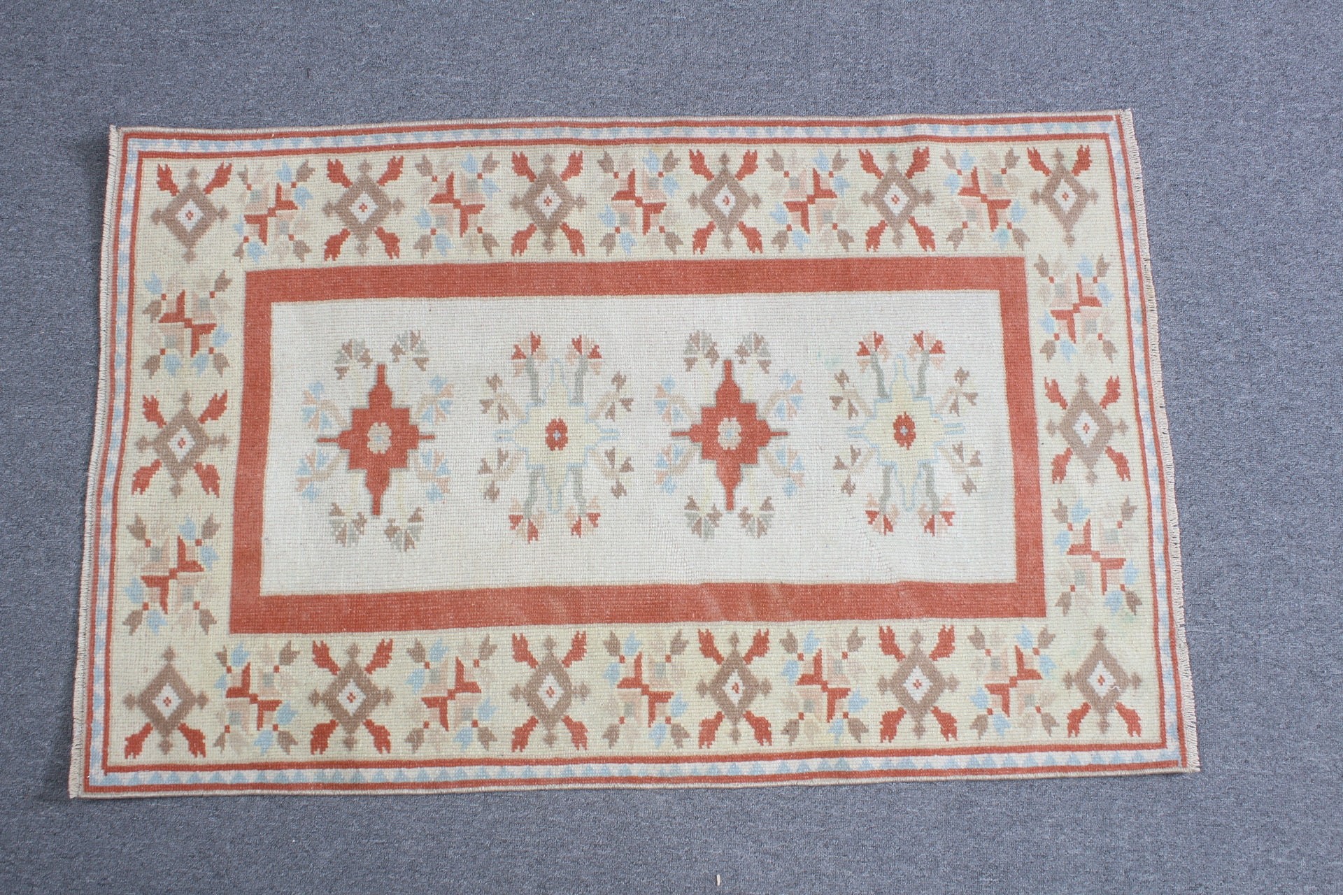 Bej Anadolu Halısı, Yatak Odası Halısı, 2.5x3.9 ft Küçük Halı, Çocuk Halısı, Banyo Halısı, Banyo Halıları, Oushak Halısı, Vintage Halı, Türk Halısı