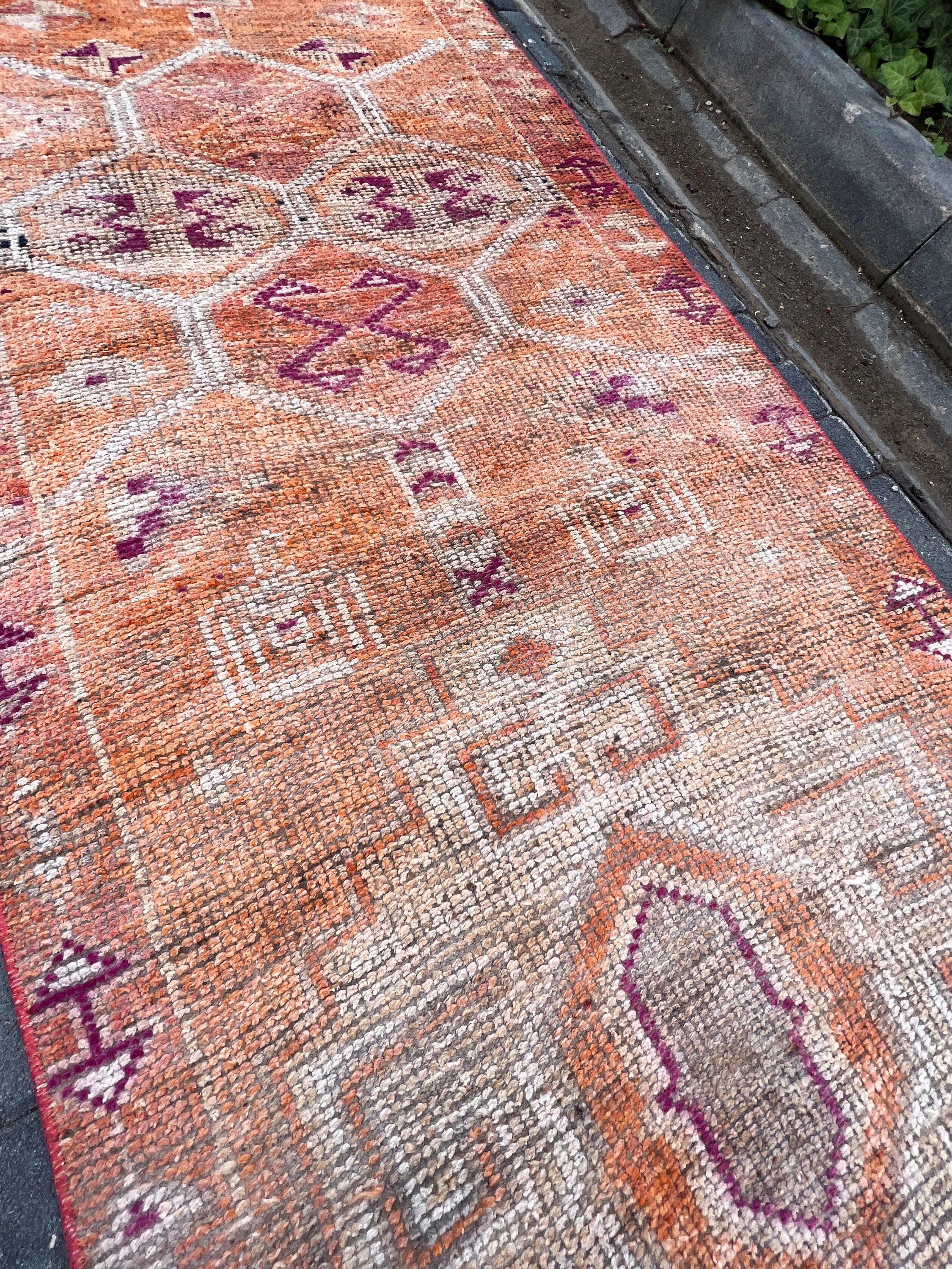 Vintage Halılar, Soluk Halılar, Koridor Halısı, Merdiven Halısı, 3,1x11,7 ft Runner Halısı, Türk Halısı, Fas Halıları, Turuncu Anadolu Halıları