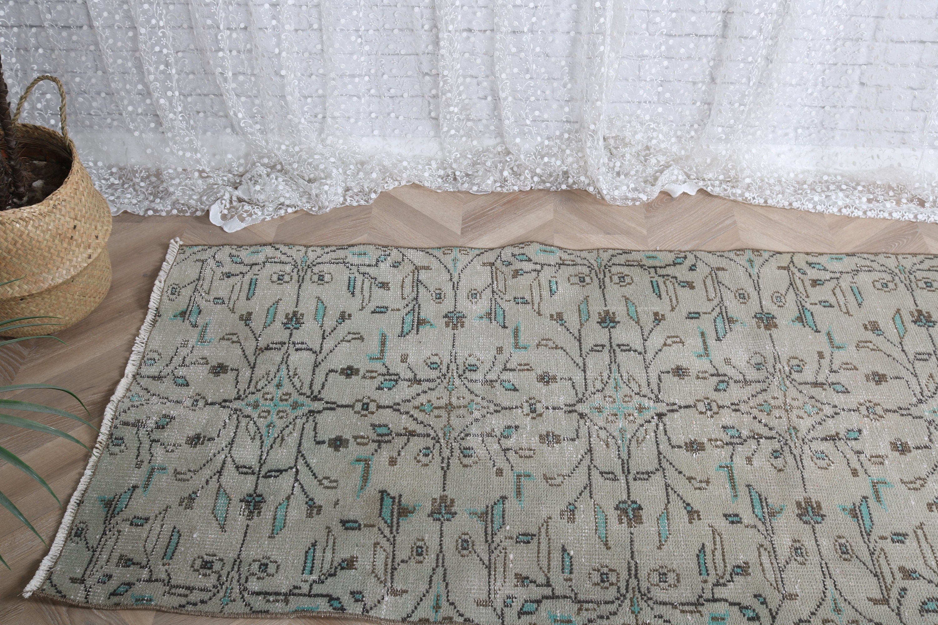 Açıklama Halısı, Vintage Halı, Türk Halıları, Gri Ev Dekorasyonu Halısı, Vintage Vurgulu Halılar, Estetik Halı, Anadolu Halıları, 2.9x6.7 ft Accent Halılar