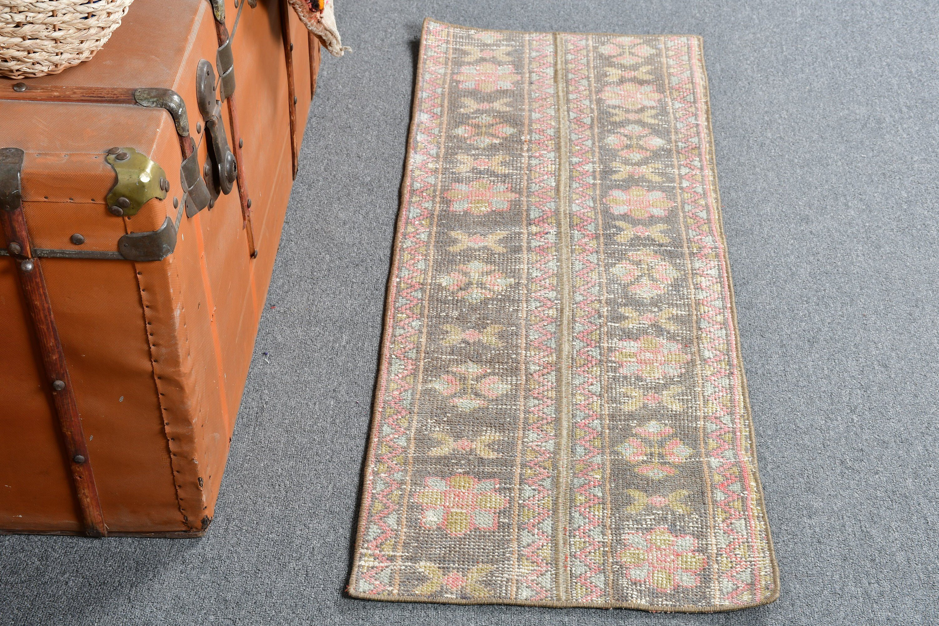 Araba Paspas Halısı, 1.4x3.8 ft Küçük Halı, Kahverengi Fas Halısı, Mutfak Halıları, Kapı Paspas Halıları, Vintage Halı, Türk Halısı, Yer Halısı