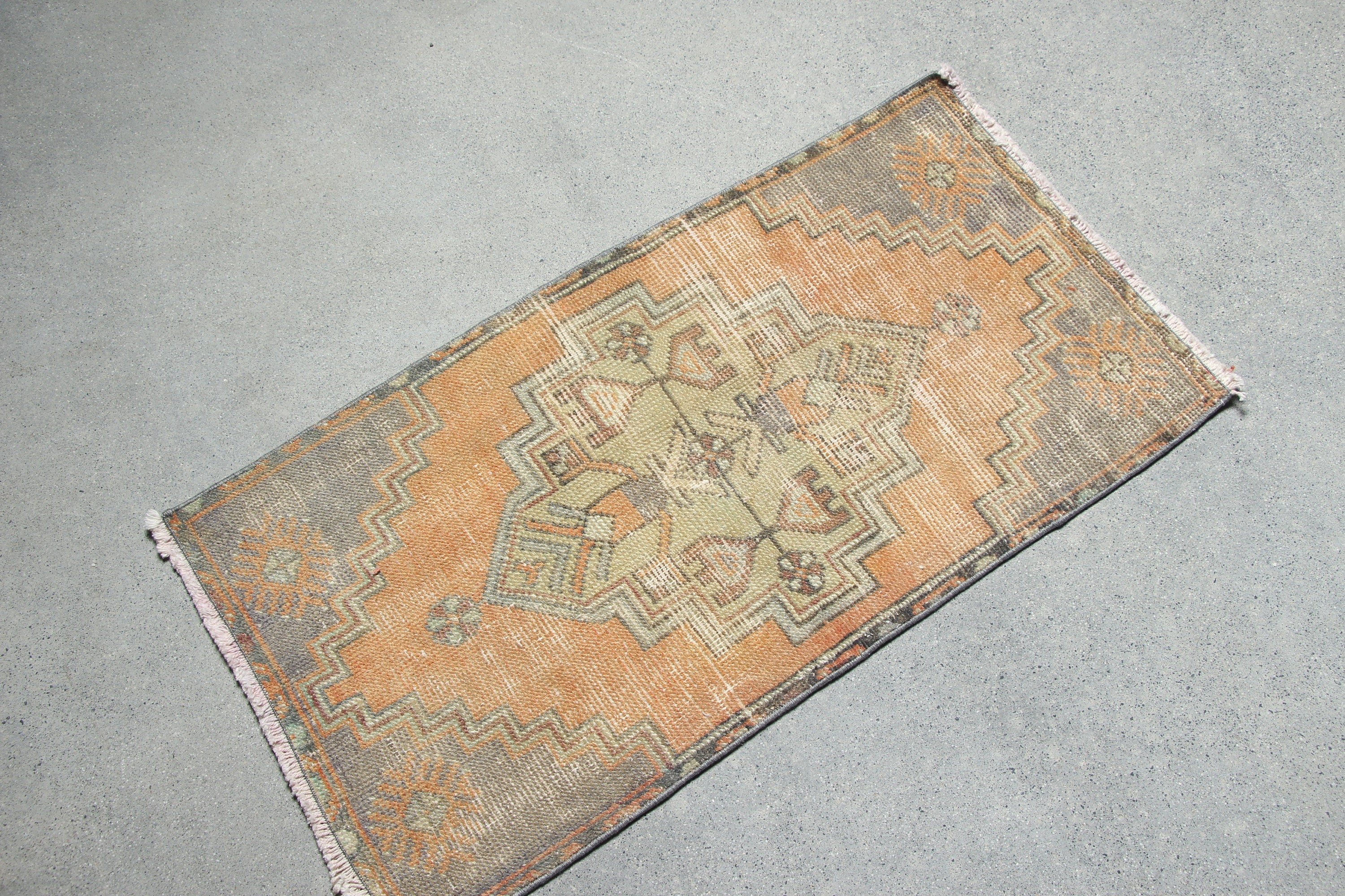 Vintage Halılar, Antika Halı, Çocuk Halıları, Oryantal Halı, Turuncu 1.5x2.8 ft Küçük Halı, Eski Halılar, Türk Halısı, Mutfak Halısı