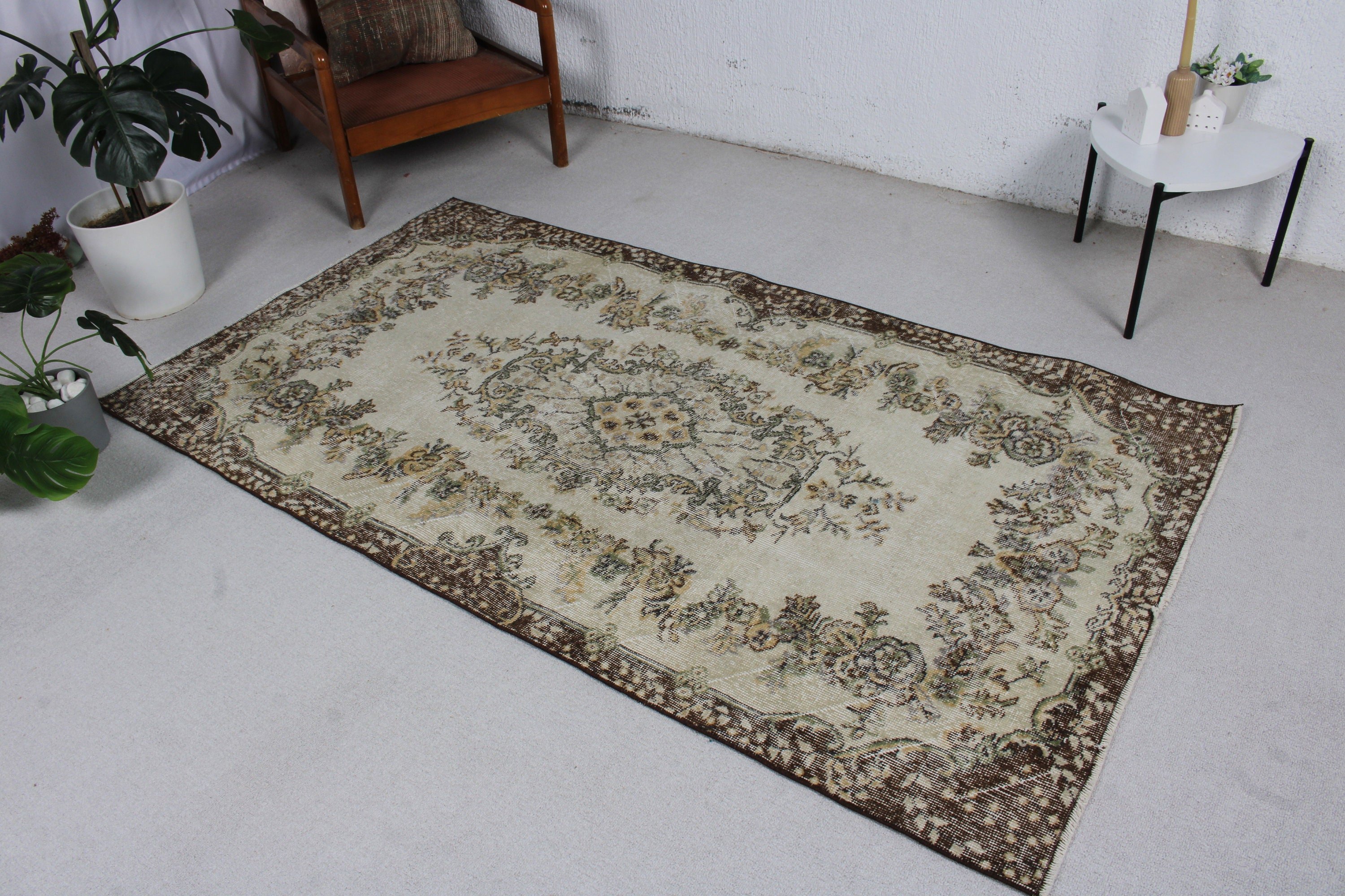 Yer Halıları, Türk Halısı, 3,9x6,8 ft Alan Halısı, Lüks Halı, Anadolu Halıları, Çocuk Halıları, Geometrik Halılar, Vintage Halı, Bej Açıklama Halıları