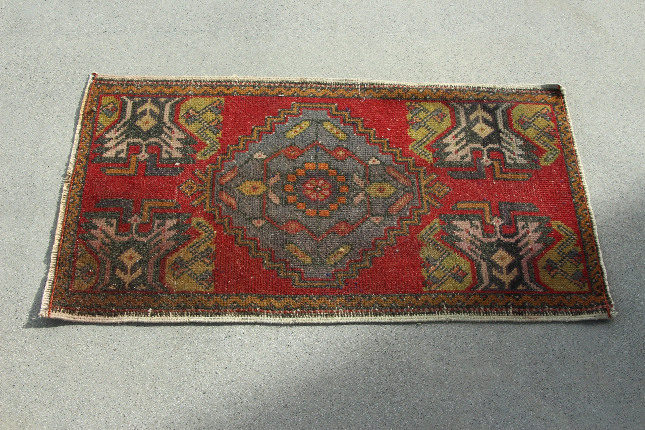 Giriş Halıları, Türk Halısı, Küçük Vintage Halı, Yatak Odası Halısı, 1.7x3 ft Küçük Halı, Ev Dekor Halısı, Giriş Halısı, Vintage Halı, Kırmızı El Dokuma Halı