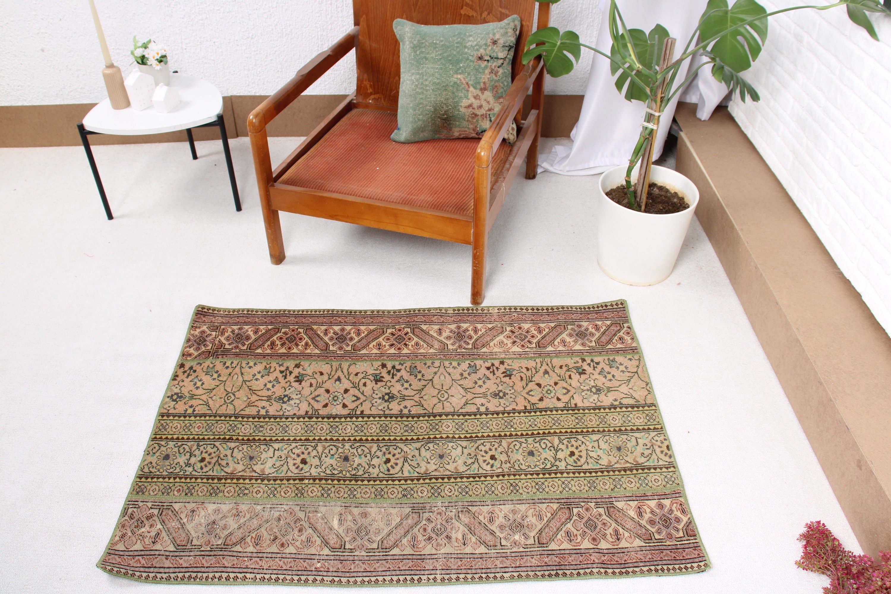 Yatak Odası Halıları, Çocuk Odası Halıları, El Dokuma Halı, Yeşil Yer Halısı, Oushak Halıları, 2,8x4 ft Küçük Halı, Türk Halıları, Giriş Halıları, Vintage Halı