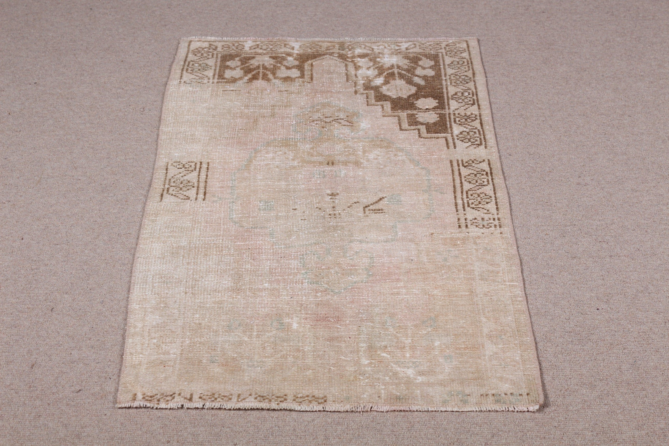 Vintage Halı, Oushak Halı, Türk Halıları, Giriş Halısı, Yatak Odası Halısı, 2.3x3.7 ft Küçük Halı, Giriş Halıları, Kapı Paspası Halısı, Bej Ev Dekor Halısı