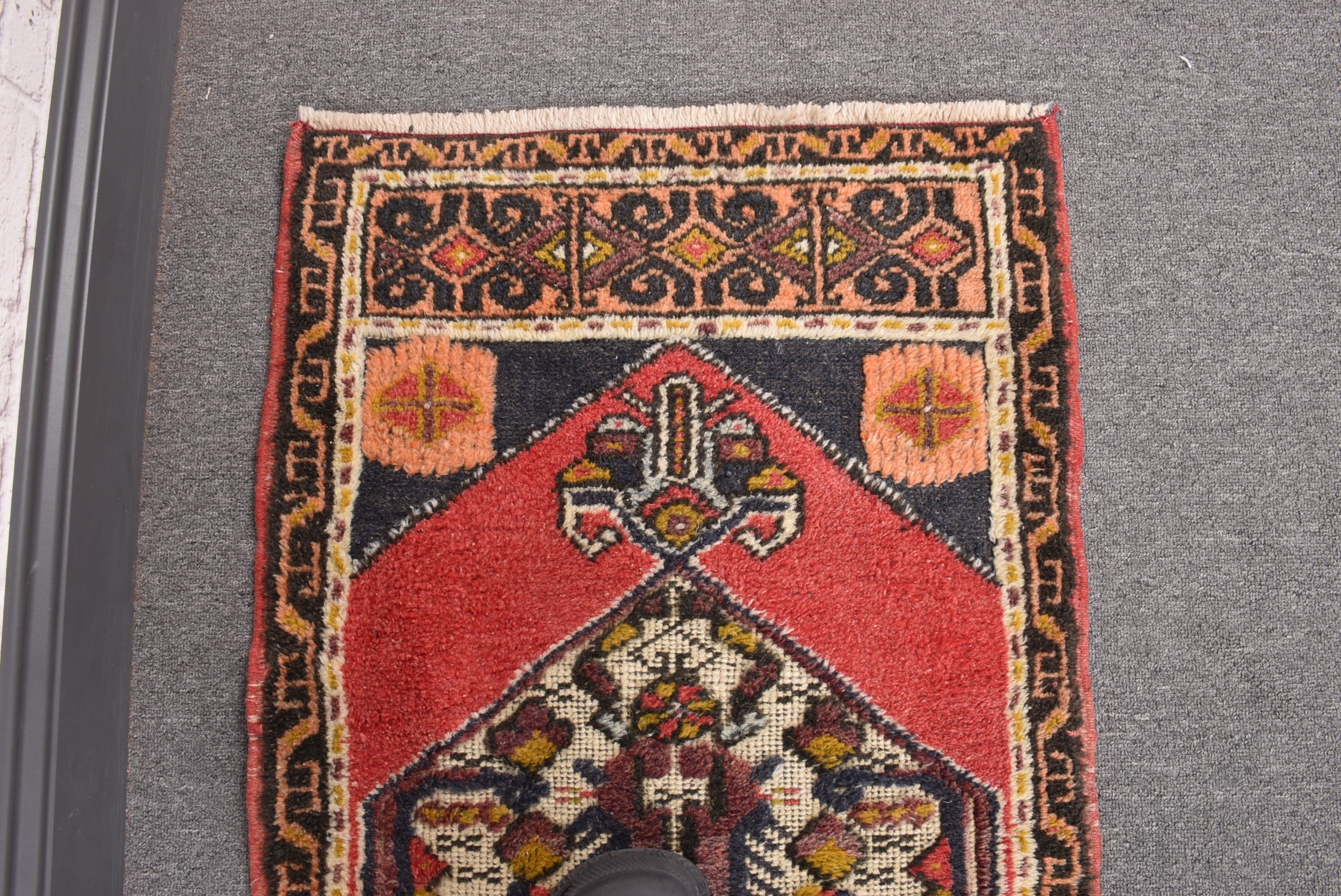 Vintage Halı, Türk Halıları, Duvara Asılı Halılar, Lüks Halı, Mutfak Halısı, El Dokuma Halılar, 1.9x3.8 ft Küçük Halı, Kırmızı Geometrik Halı, Banyo Halıları