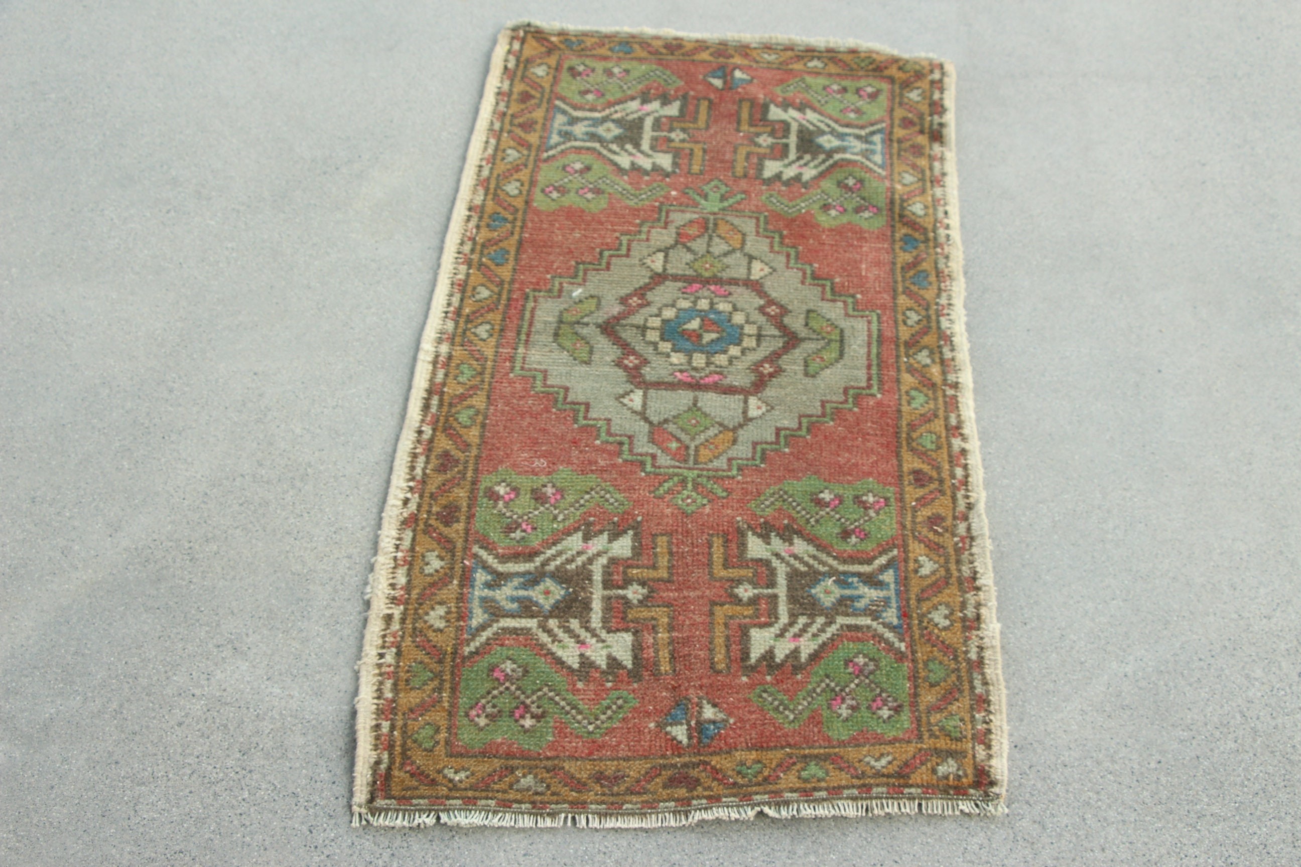 Küçük Alan Halısı, 1.7x3.5 ft Küçük Halılar, Türk Halısı, Kırmızı Yatak Odası Halısı, Küçük Boho Halısı, El Dokuma Halısı, Ev Dekor Halısı, Vintage Halılar