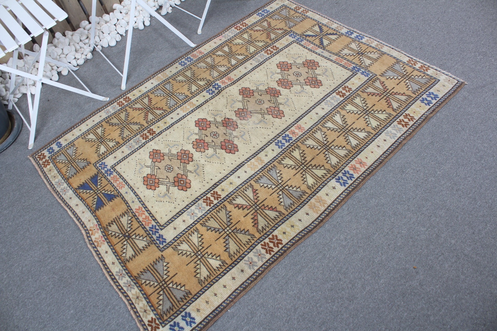 Çocuk Odası Halıları, 3,8x5,3 ft Accent Halı, Giriş Halısı, Bej Zemin Halısı, Vintage Halı, Yer Halıları, Türk Halısı, Mutfak Halısı, Oushak Halıları