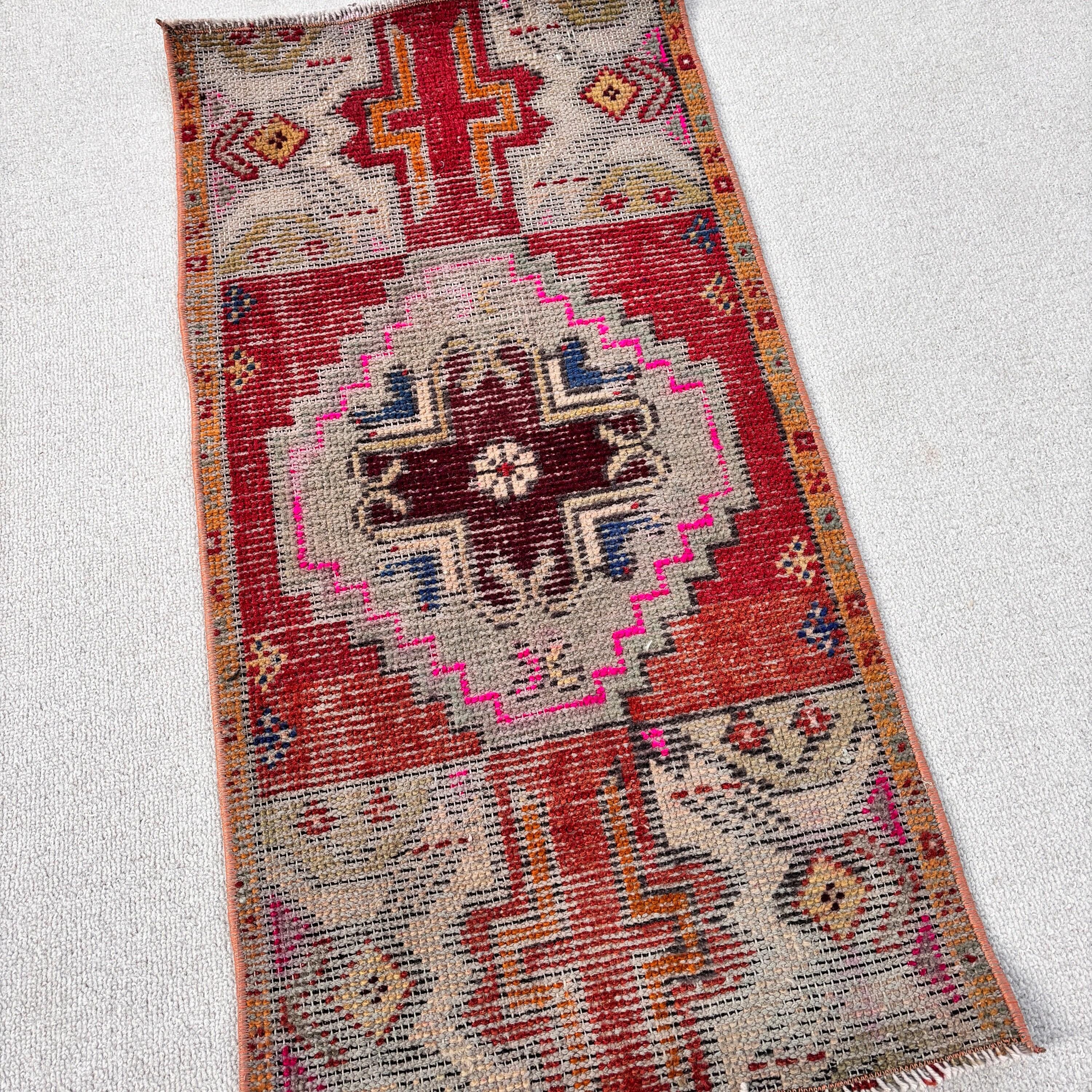 Oushak Halı, Vintage Halılar, Yatak Odası Halıları, Mutfak Halıları, 1.5x2.9 ft Küçük Halı, Giriş Halıları, Türk Halısı, Banyo Halıları, Kırmızı Soğuk Halılar