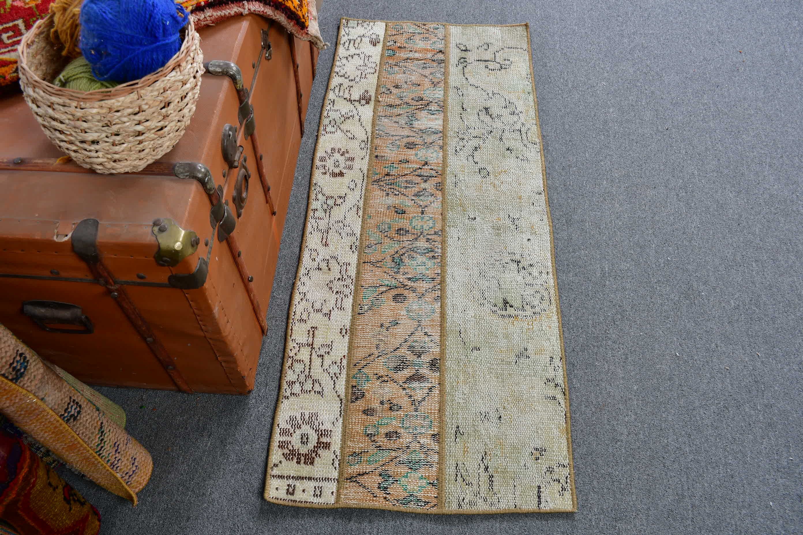 Yün Halılar, Vintage Halılar, 1.8x4.3 ft Küçük Halı, Kapı Paspası Halıları, Soğuk Halı, Banyo Halısı, El Yapımı Banyo Paspas Halısı, Türk Halısı, Çocuk Halısı