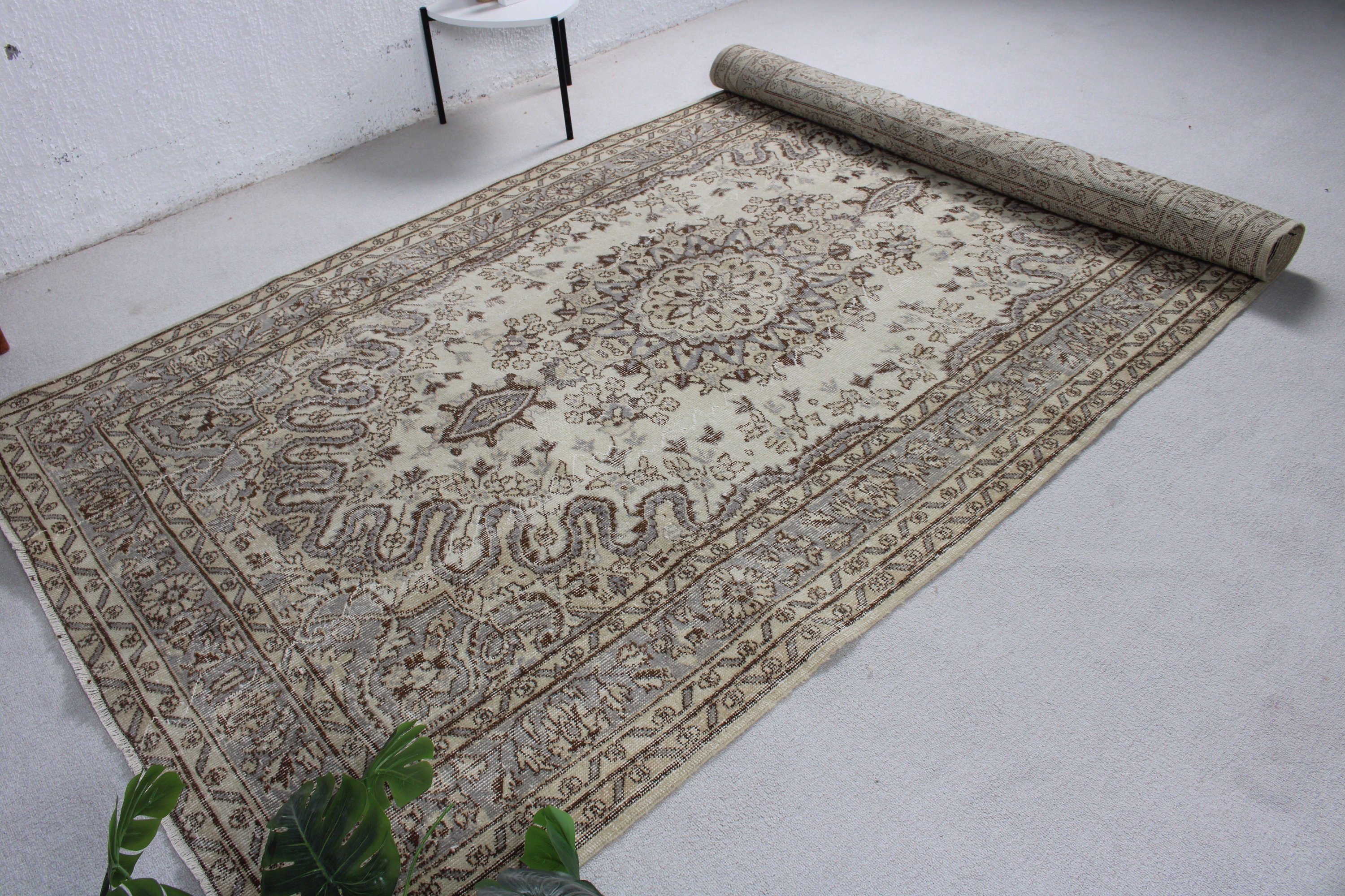 Bedroom Rug, 5.6x9.6 ft Large Rug, Turkish Rugs, Oriental Rug, Vintage Rug, Beige Kitchen Rugs, Luxury Rug, Large Vintage Rug, Outdoor Rug