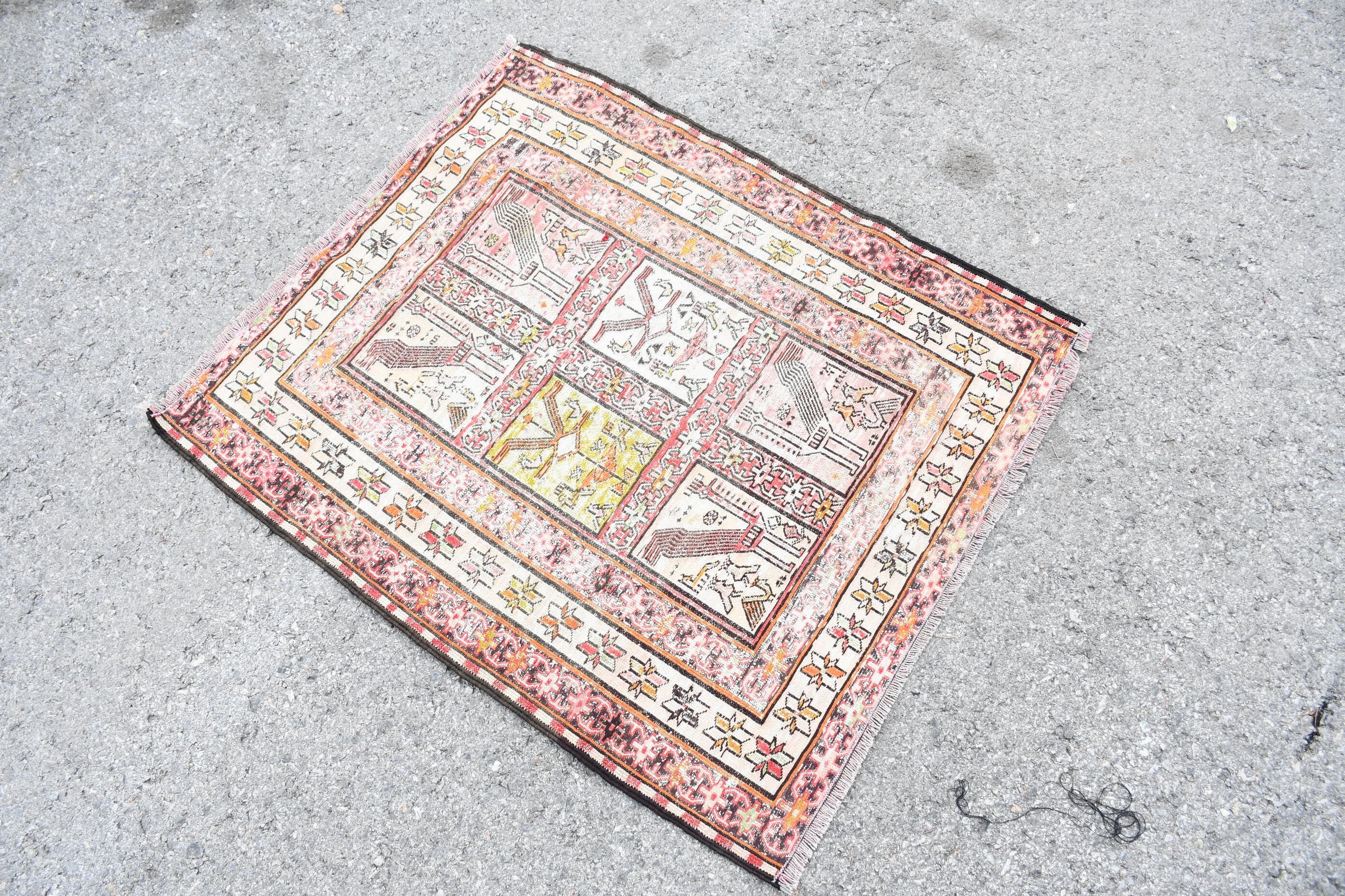 Türk Halısı, Yatak Odası Halısı, Kilim, Sanat Halıları, Fas Halısı, Duvara Asılı Halılar, 2,5x2,9 ft Küçük Halı, Havalı Halılar, Kırmızı Anadolu Halısı, Vintage Halı