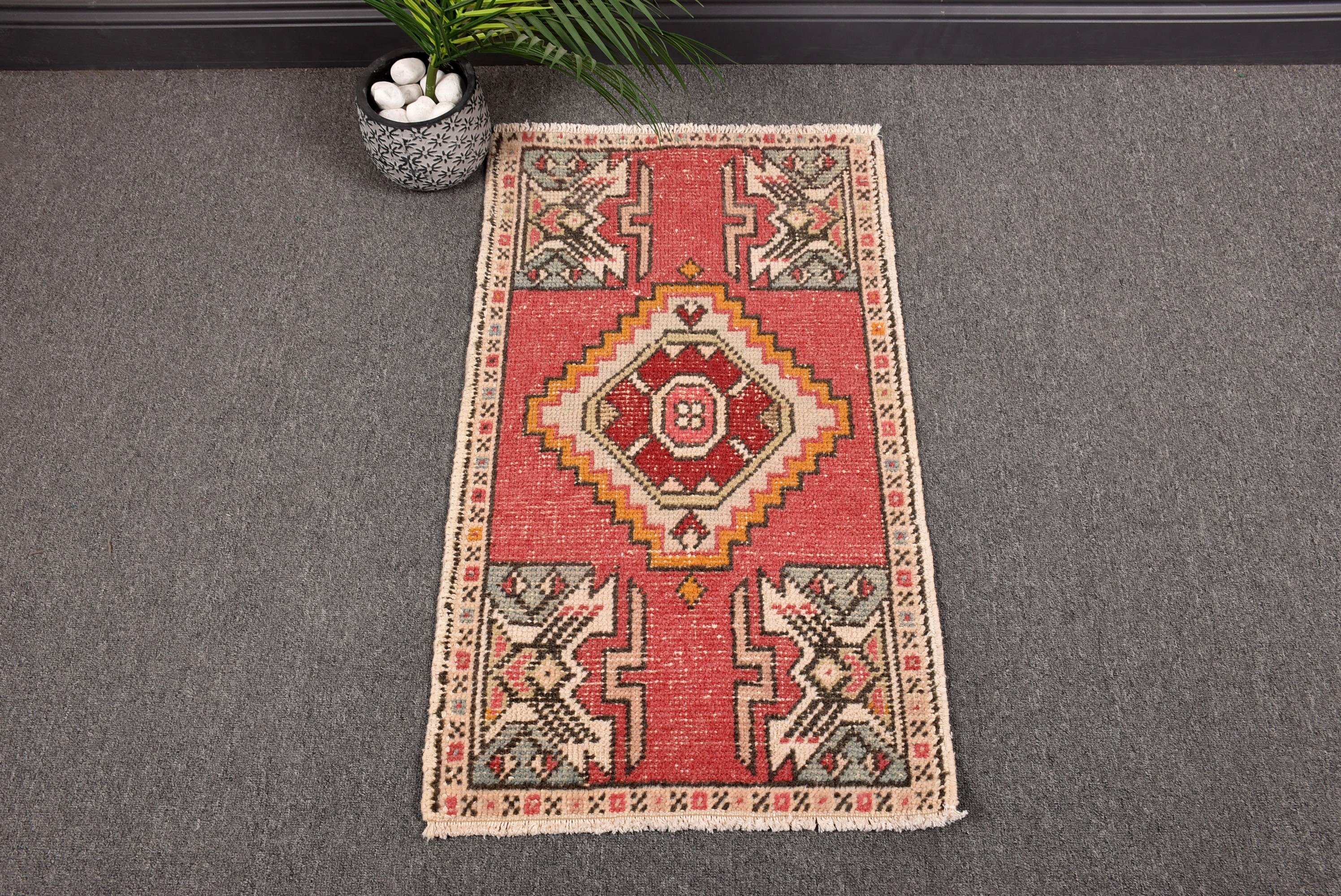 1.6x2.9 ft Küçük Halı, Pembe Anadolu Halısı, Küçük Vintage Halılar, Küçük Alan Halısı, Vintage Halılar, Geometrik Halılar, Türk Halıları, Açıklama Halısı