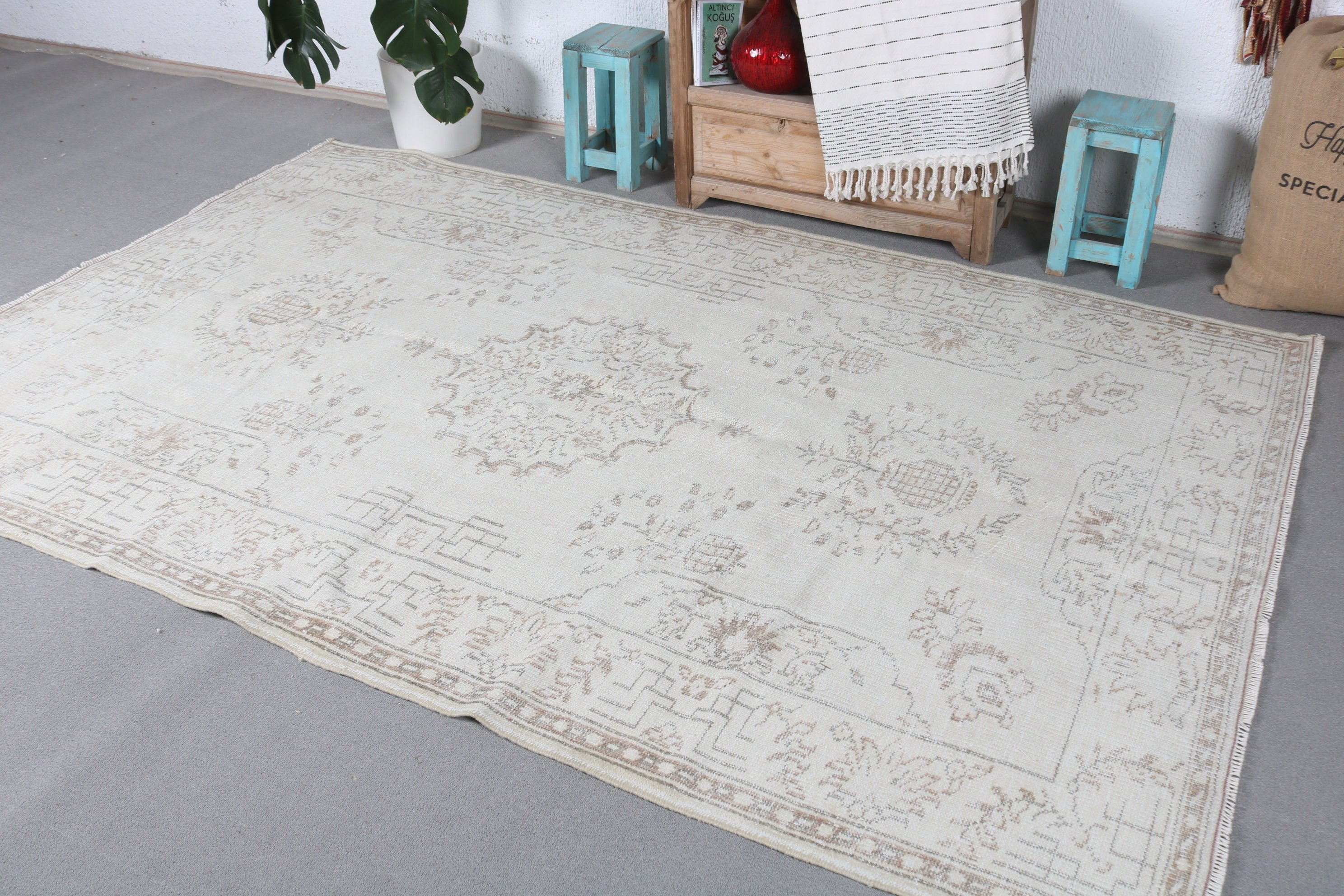 5.5x8.6 ft Large Rug, Vintage Rug, Anatolian Rugs, White Bedroom Rug, Retro Rug, Salon Rugs, Turkish Rugs, Dining Room Rugs