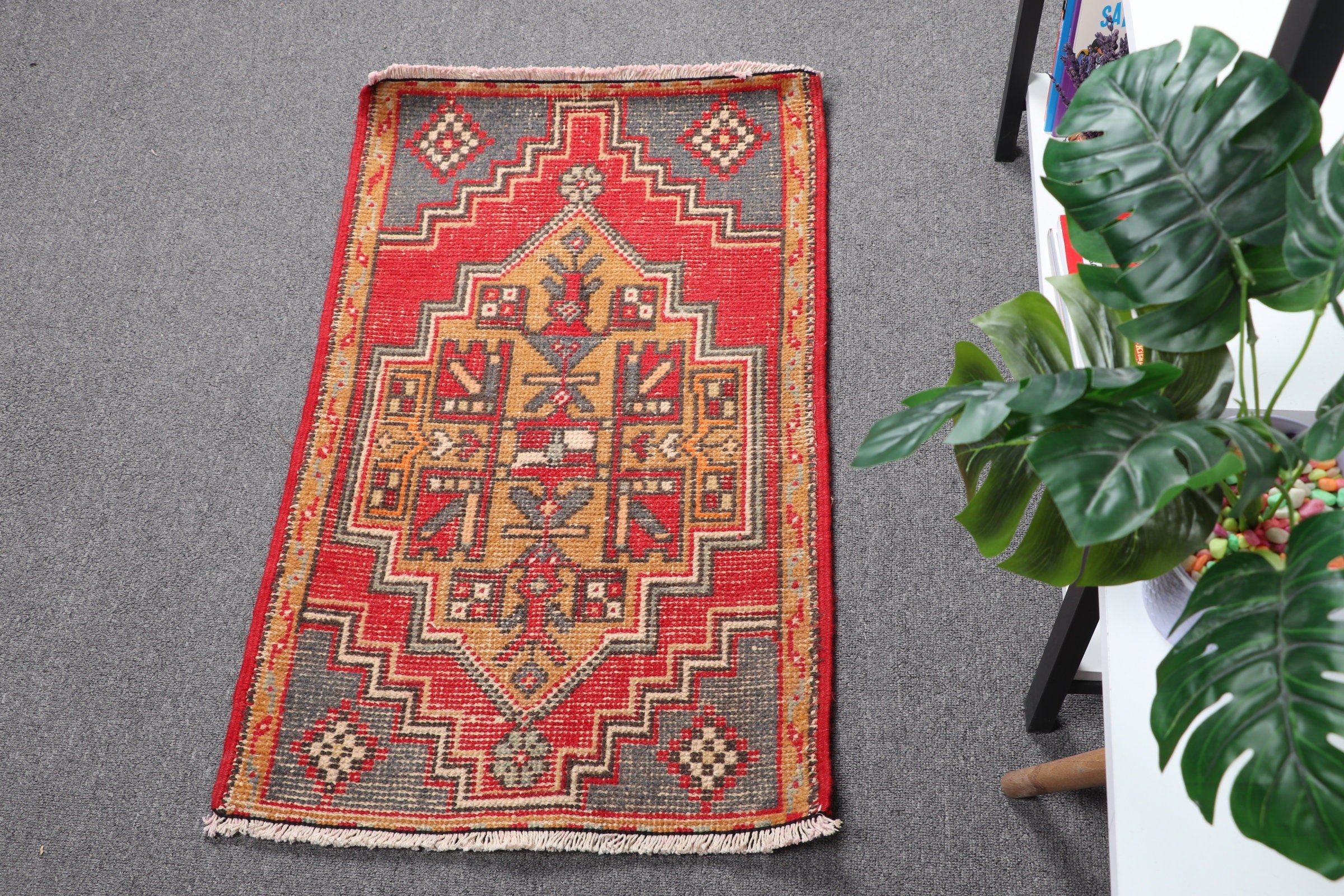 Vintage Rug, Red Oriental Rug, Moroccan Rugs, Rugs for Bedroom, Turkish Rug, Home Decor Rugs, Door Mat Rugs, 1.8x3 ft Small Rug, Bath Rug