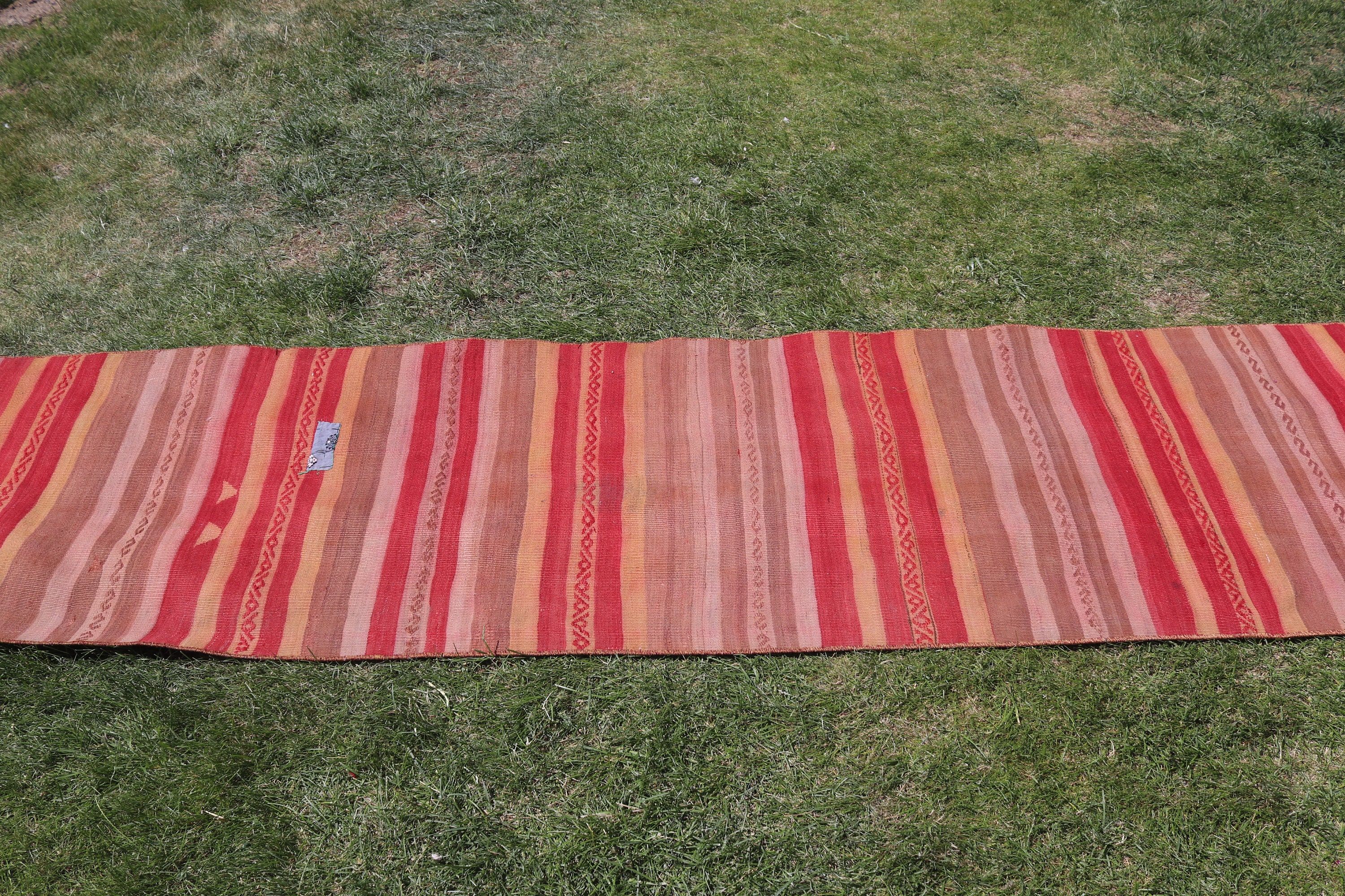 Kırmızı Yatak Odası Halıları, Mutfak Halısı, Merdiven Halıları, Lüks Halı, Geometrik Halılar, Kilim, Türk Halısı, 2.2x9 ft Yolluk Halısı, Vintage Halılar, Aztek Halısı