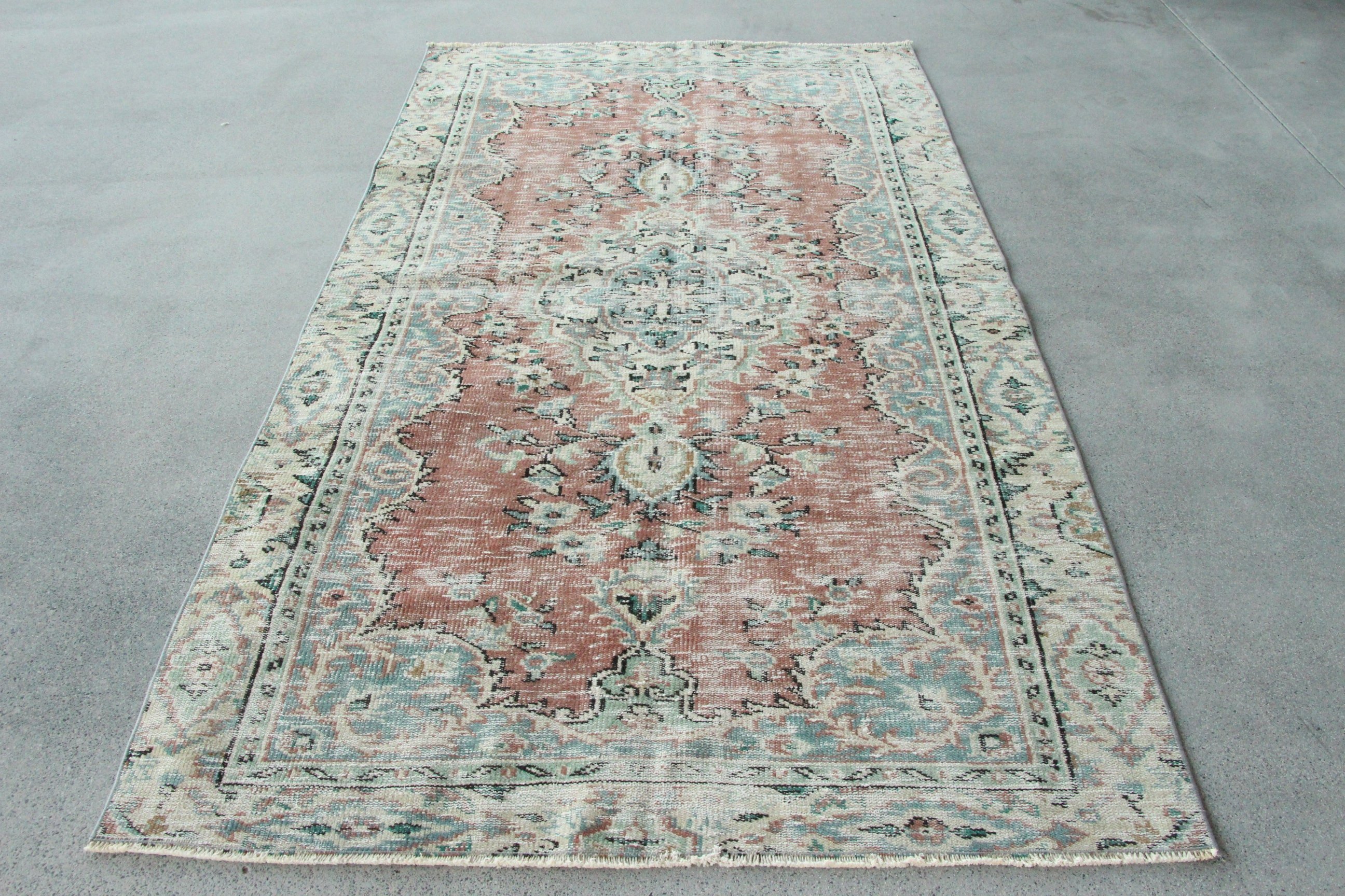 Gökkuşağı 4,5x8,2 ft Alan Halıları, Türk Halısı, Açıklama Halısı, Oushak Bölge Halısı, Mutfak Halıları, Vintage Halı, Boho Alan Halıları