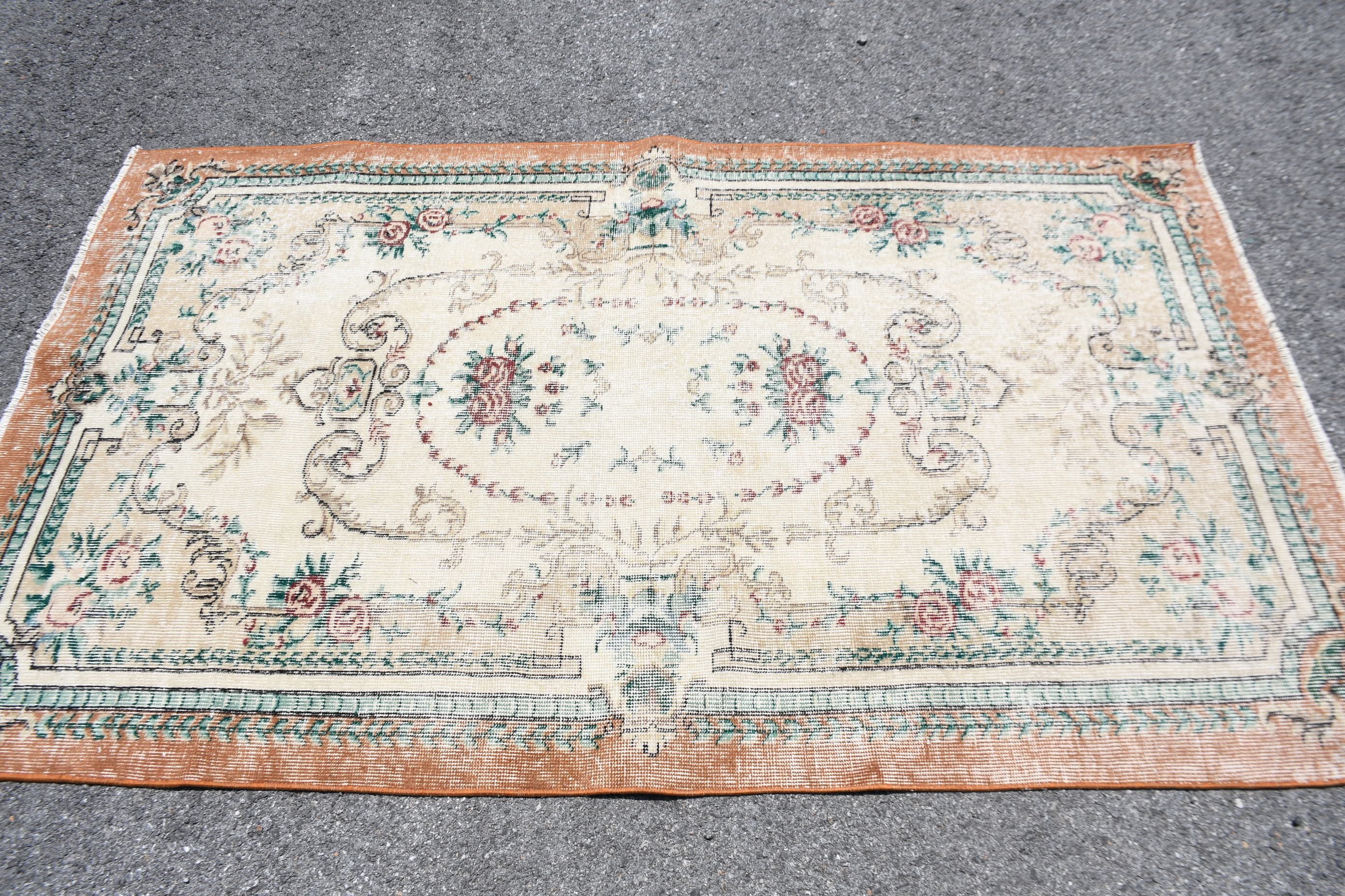 Vintage Halı, Yer Halısı, Bej 3.8x6.5 ft Alan Halısı, Oturma Odası Halıları, Türk Halısı, Yatak Odası Halısı, Oushak Halıları, Eklektik Halı