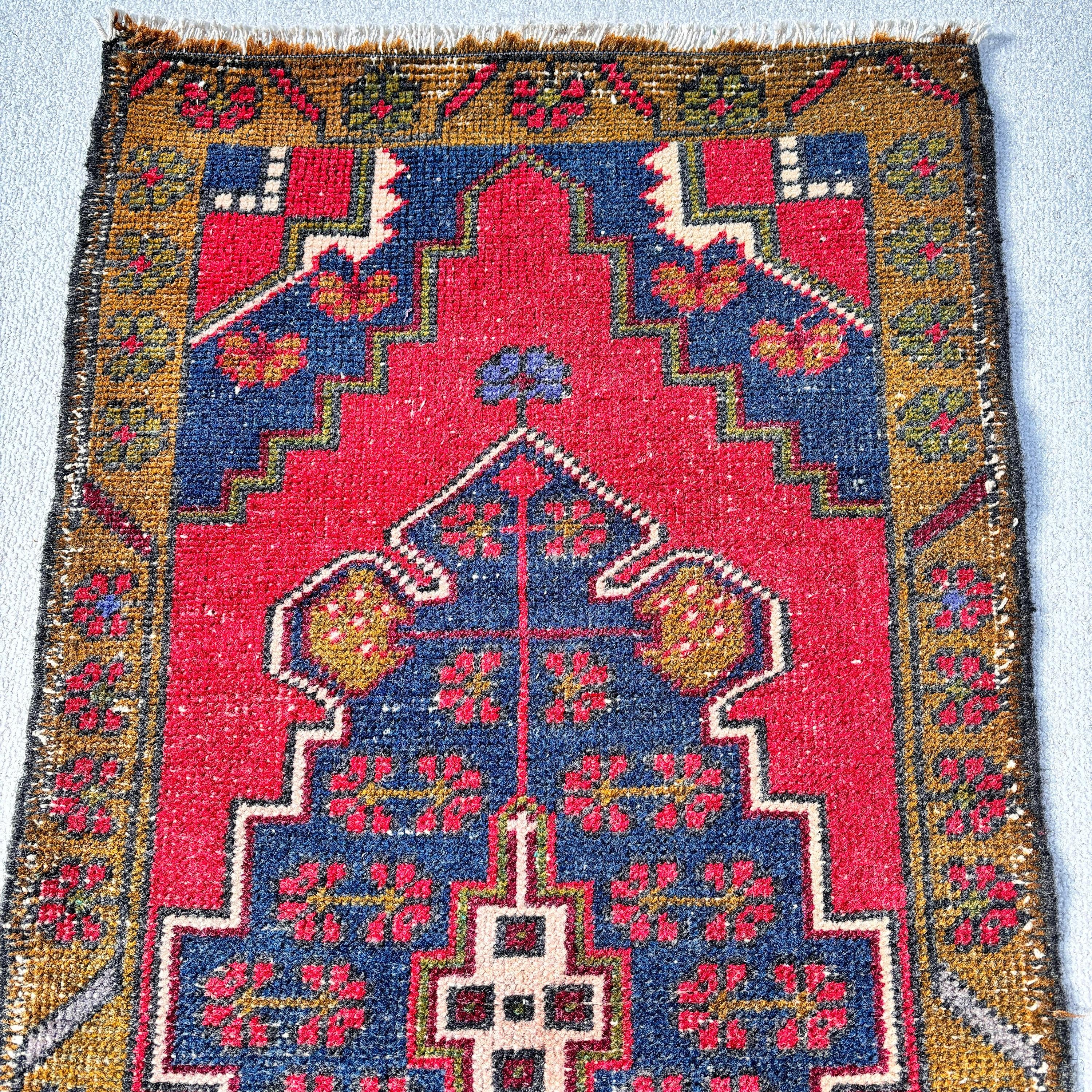 Türk Halısı, Küçük Boho Halıları, Banyo Paspası Sevimli Halısı, 1.7x3.4 ft Küçük Halısı, Vintage Halısı, Havalı Halıları, Giriş Halıları, Fas Halısı, Kırmızı Oushak Halısı