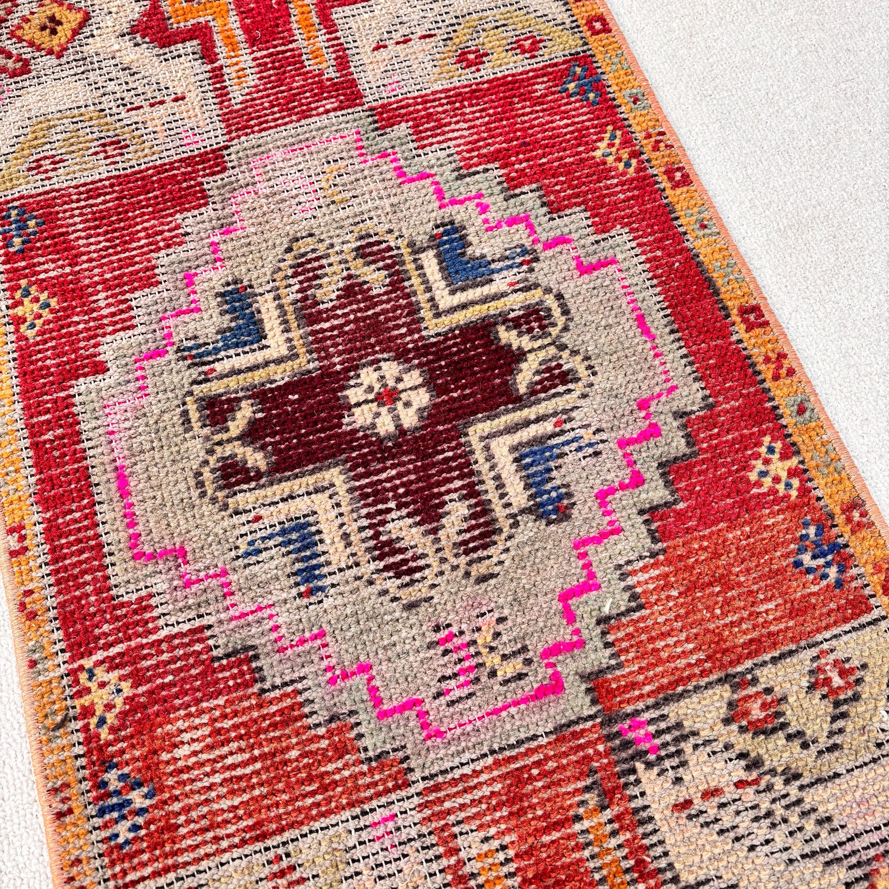 Oushak Halı, Vintage Halılar, Yatak Odası Halıları, Mutfak Halıları, 1.5x2.9 ft Küçük Halı, Giriş Halıları, Türk Halısı, Banyo Halıları, Kırmızı Soğuk Halılar