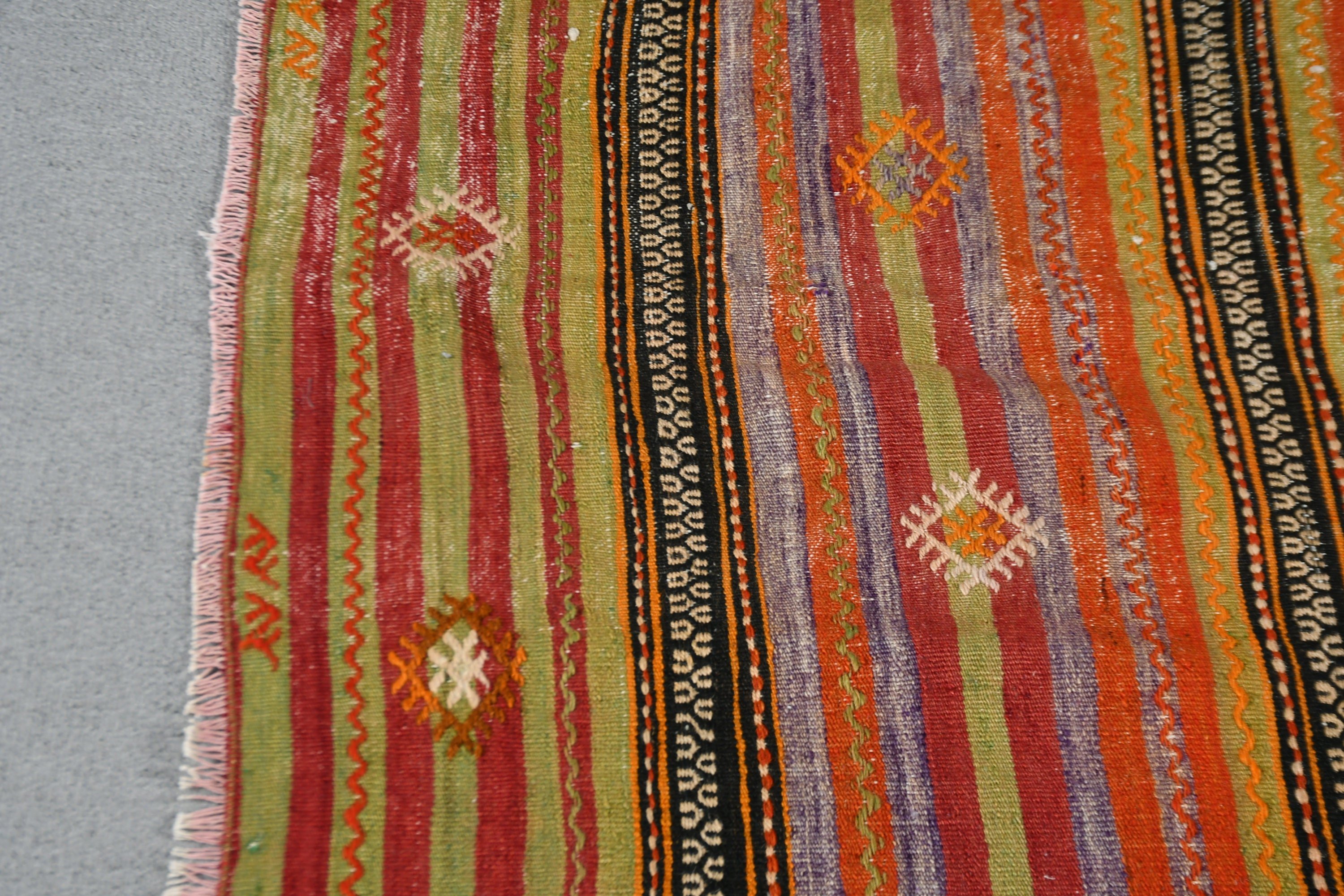 Çocuk Odası Halıları, Yatak Odası Halısı, Yün Halı, Türk Halıları, Vintage Halı, Mutfak Halısı, Kırmızı Antika Halı, Kilim, Soğuk Halı, 4x5.3 ft Accent Halı