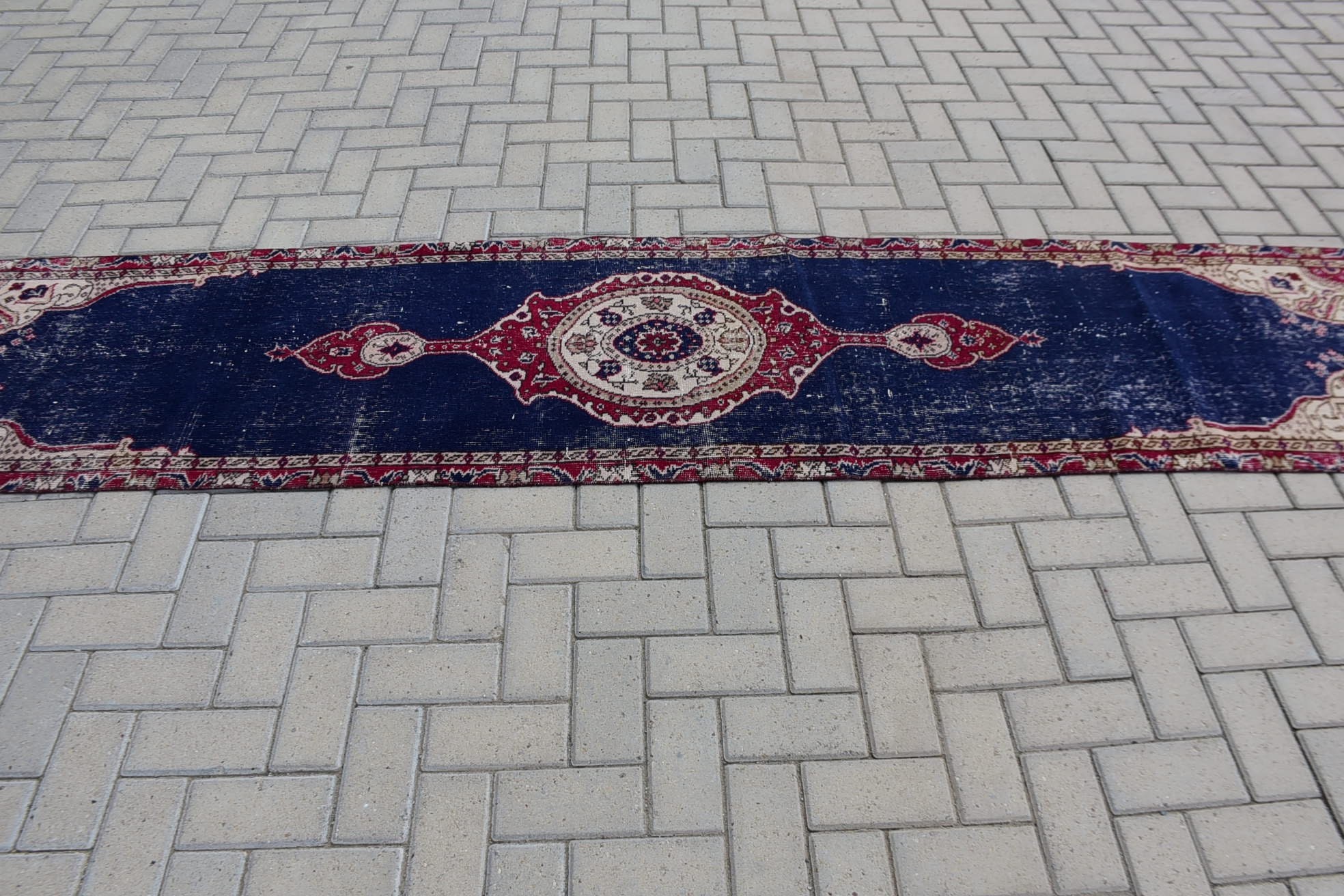 Özel Halılar, Koridor Halısı, Türk Halıları, Vintage Halı, Anadolu Halısı, 2.2x11.4 ft Koşucu Halısı, Merdiven Halıları, Fas Halıları, Dış Mekan Halıları