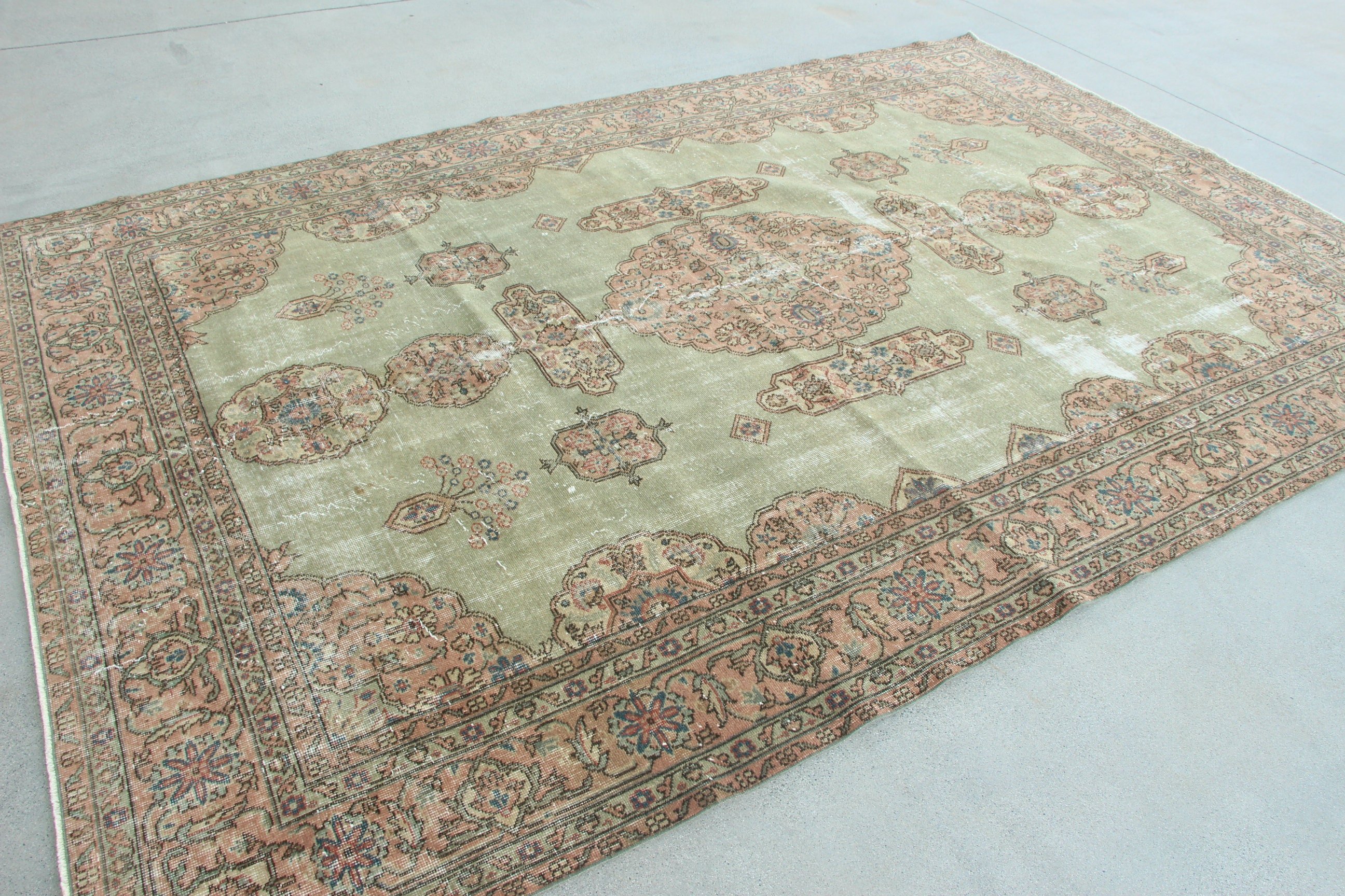 Oversize Vintage Rug, 7.3x10.7 ft Oversize Rugs, Oriental Rug, Green Neutral Rugs, Salon Rug, Turkish Rug, Luxury Rug, Vintage Rugs