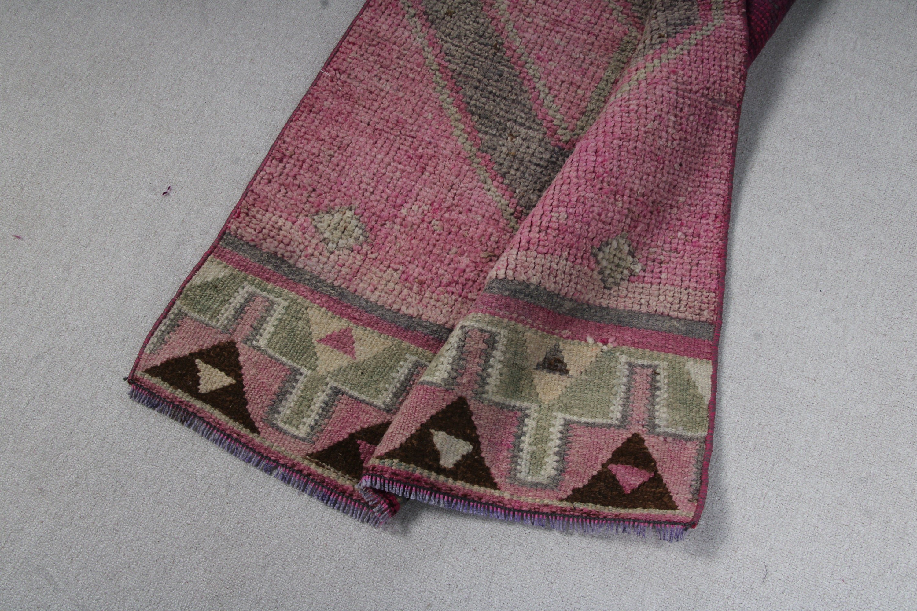 Pembe 2.8x10.8 ft Runner Halı, Vintage Halılar, Anadolu Halıları, Vintage Runner Halısı, Oushak Halıları, Türk Halıları, Koridor Halıları