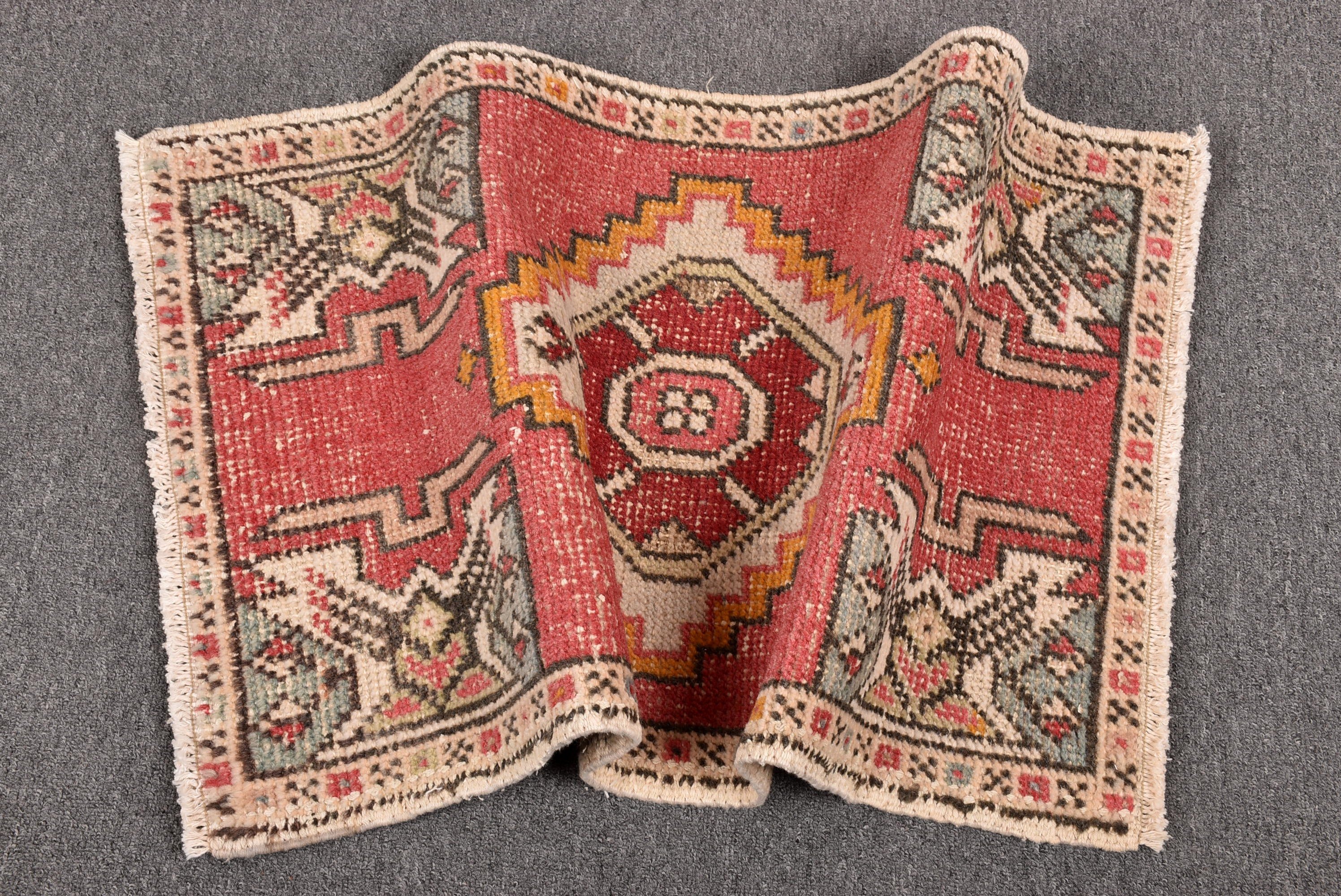 1.6x2.9 ft Küçük Halı, Pembe Anadolu Halısı, Küçük Vintage Halılar, Küçük Alan Halısı, Vintage Halılar, Geometrik Halılar, Türk Halıları, Açıklama Halısı