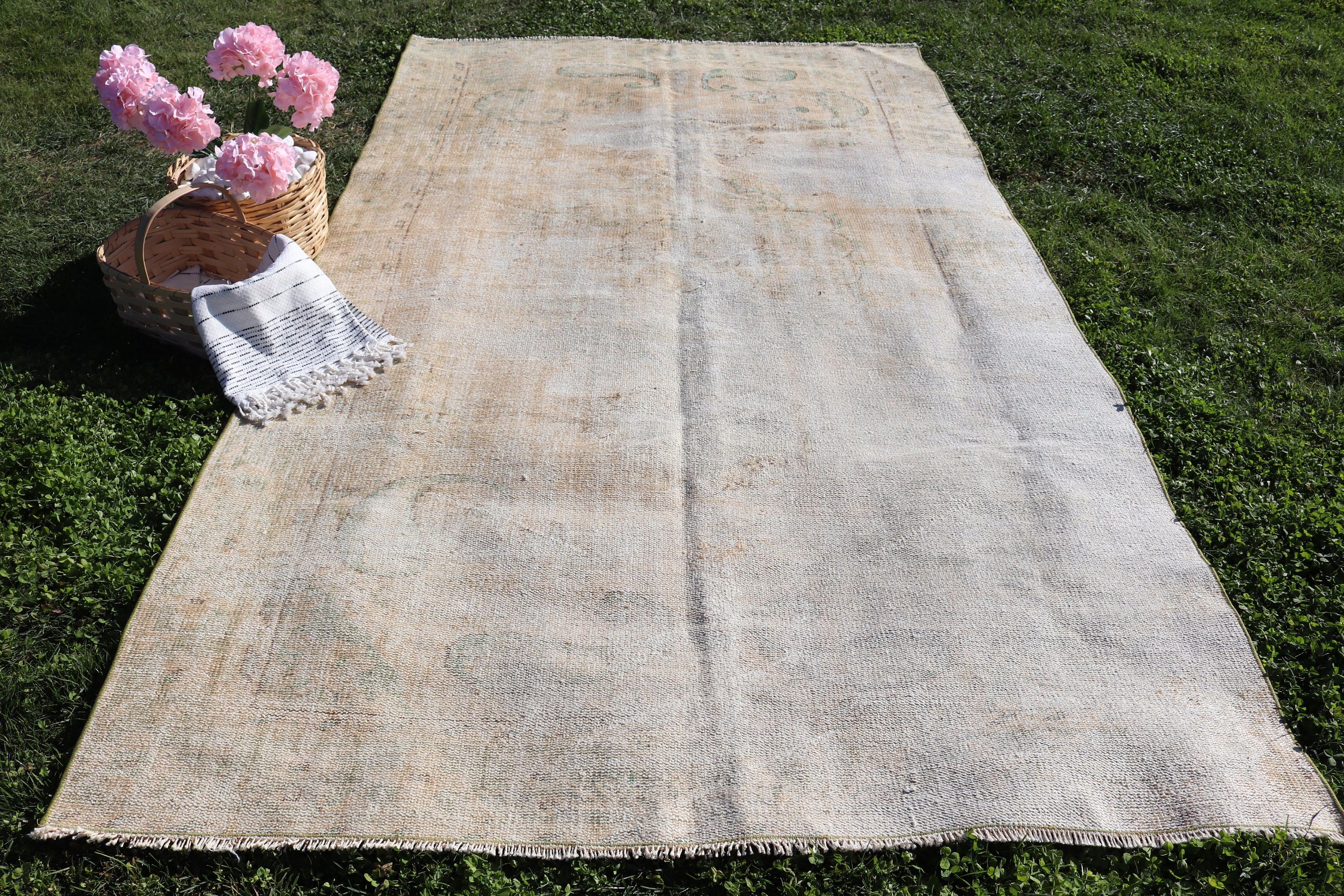 Boho Rug, Beige Moroccan Rug, Oriental Rugs, Large Vintage Rugs, Vintage Rugs, 5.5x9.4 ft Large Rug, Turkish Rug, Bedroom Rugs, Neutral Rug