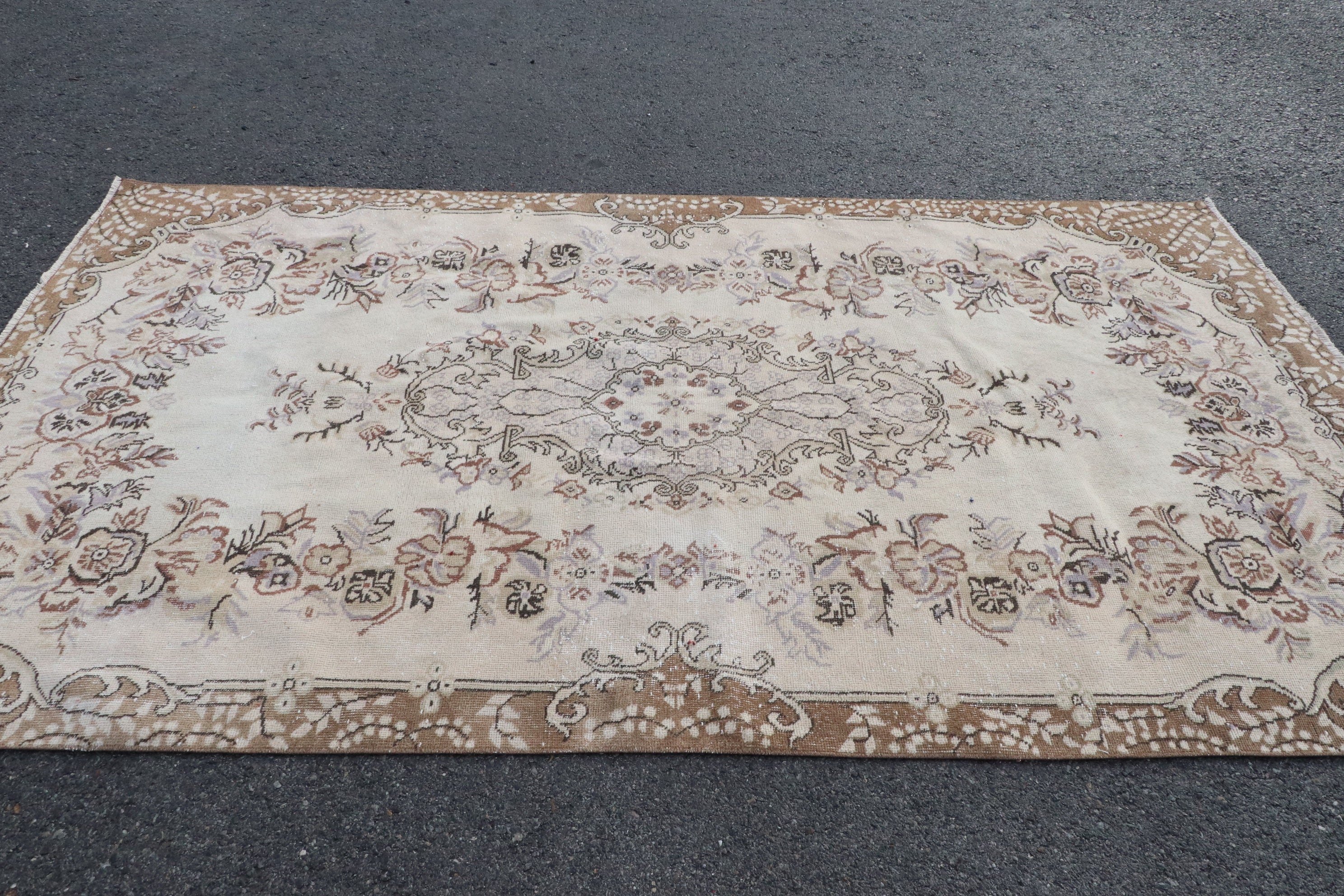 Anadolu Halısı, Yemek Odası Halısı, Bej 5.5x9.5 ft Büyük Halı, Soğuk Halı, Türk Halısı, Vintage Halı, Yatak Odası Halısı, Eskitilmiş Halı