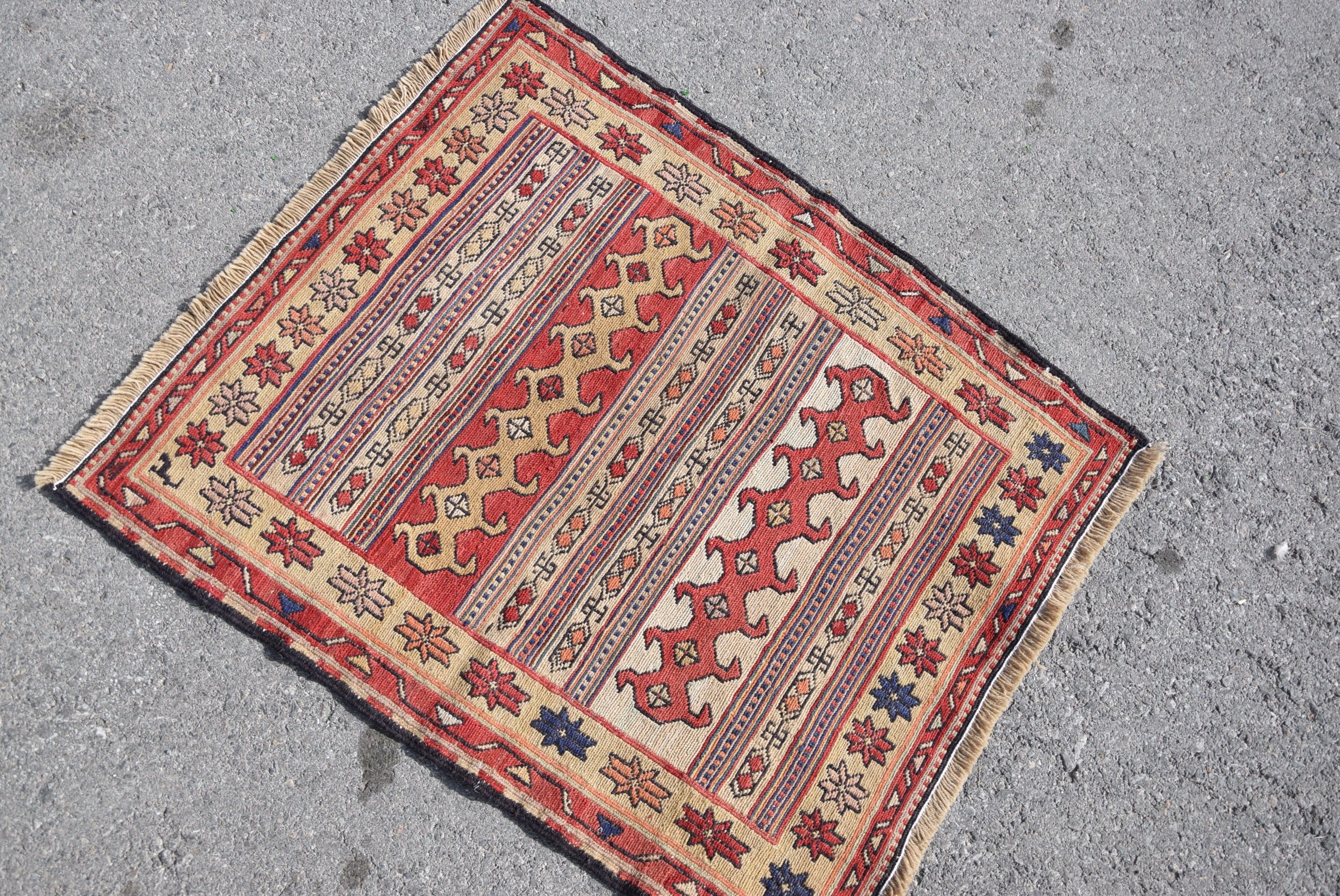 Giriş Halısı, 2,5x3 ft Küçük Halı, Vintage Halılar, Antika Halı, Kilim, Oryantal Halı, Çocuk Odası Halıları, Türk Halısı, Kırmızı Oushak Halı, Mutfak Halısı