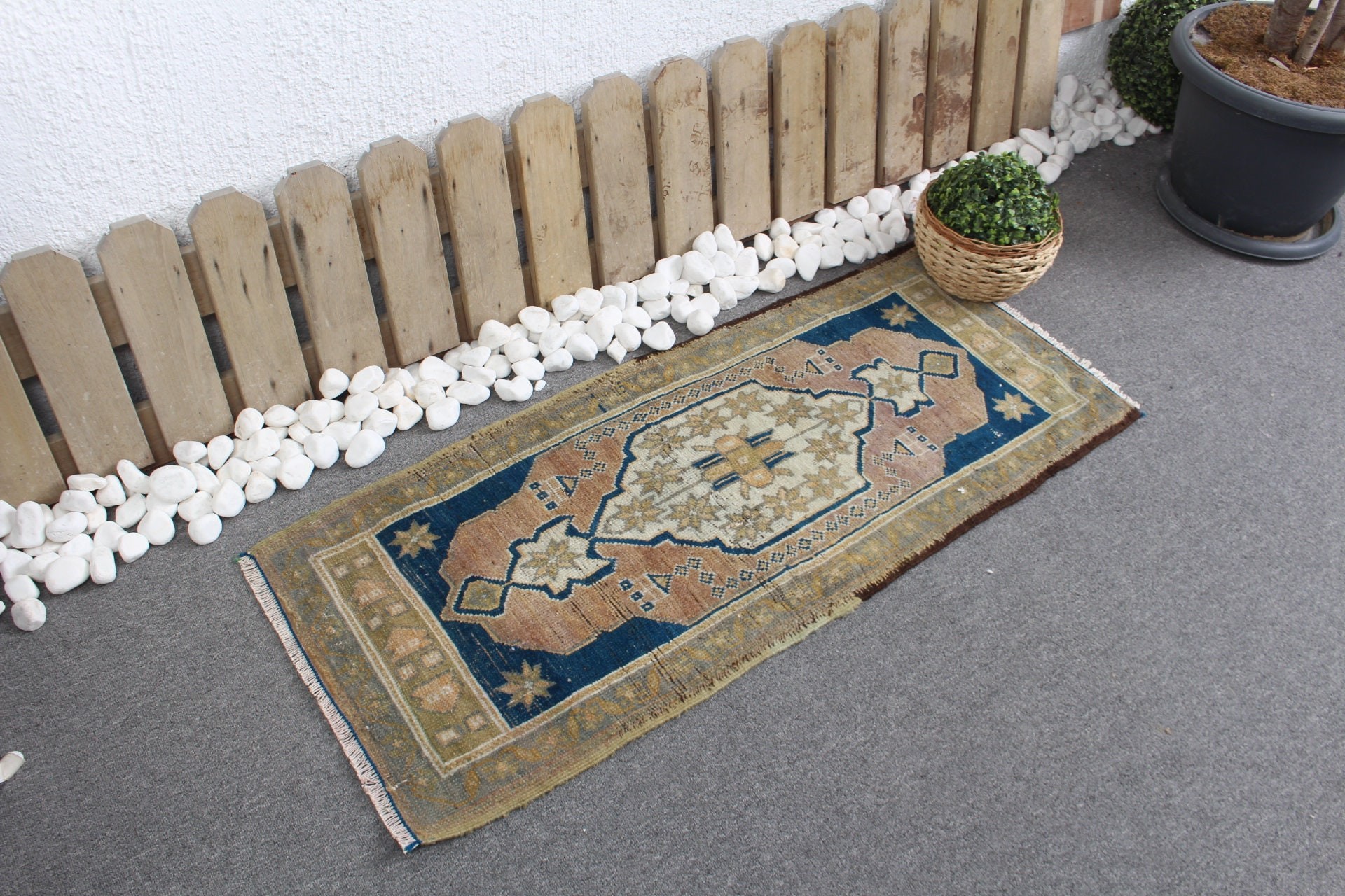 Turuncu Yün Halı, Türk Halıları, Vintage Halılar, Paspas Halıları, 1.6x3.8 ft Küçük Halı, Çocuk Halısı, Antika Halı, Anadolu Halısı, Banyo Halıları