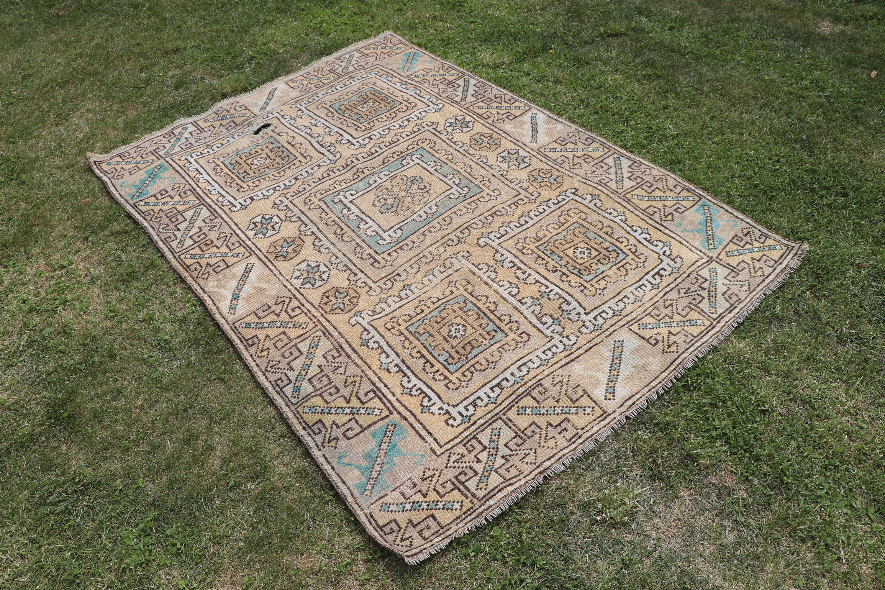 Kitchen Rug, Moroccan Rug, Turkish Rug, Vintage Rugs, Vintage Accent Rugs, 4x5.6 ft Accent Rugs, Beige Neutral Rugs, Statement Rugs