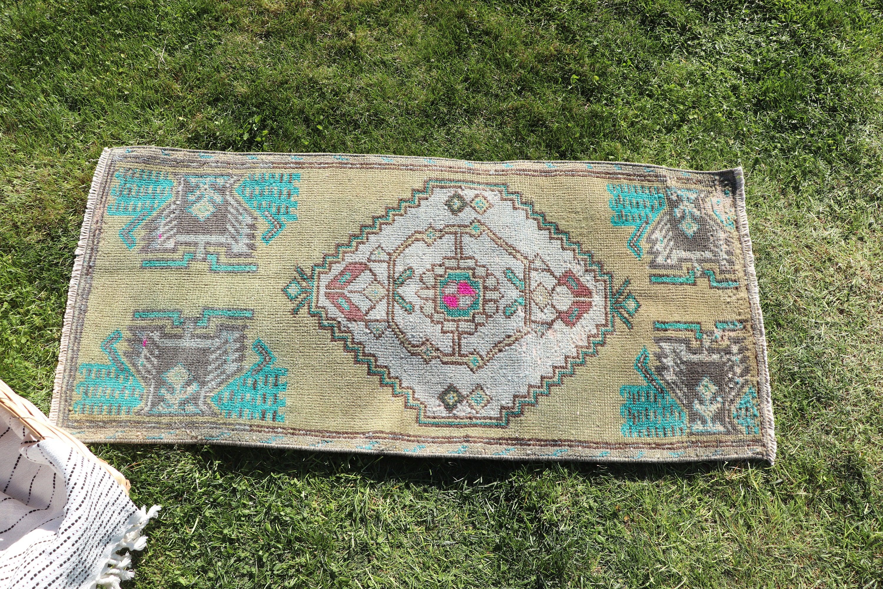 1.5x3.4 ft Small Rugs, Bedroom Rugs, Rugs for Bath, Vintage Rug, Green Handwoven Rug, Neutral Rug, Boho Rug, Turkish Rugs, Small Boho Rug