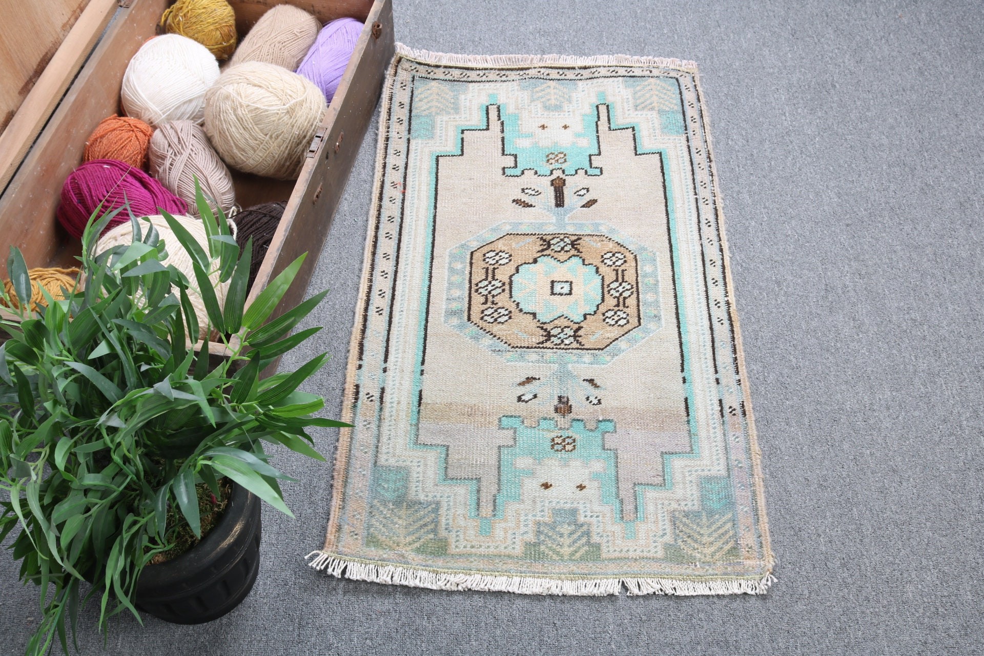 Havalı Halı, Yatak Odası Halıları, 1,8x3 ft Küçük Halılar, Vintage Halılar, Türk Halısı, Çocuk Odası Halıları, Anadolu Halısı, Bej Boho Halıları, Banyo Halısı